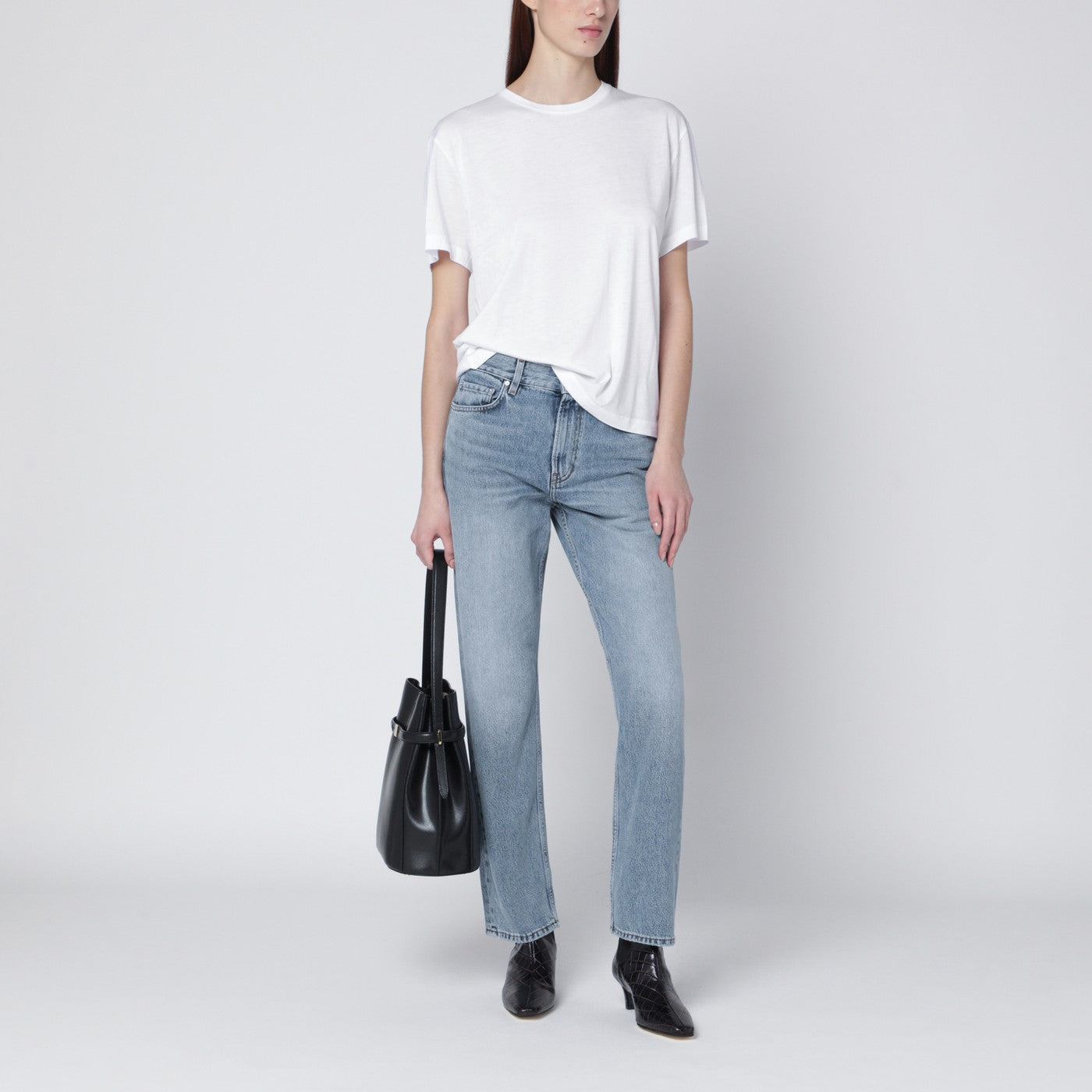 Washed-effect jeans in organic denim