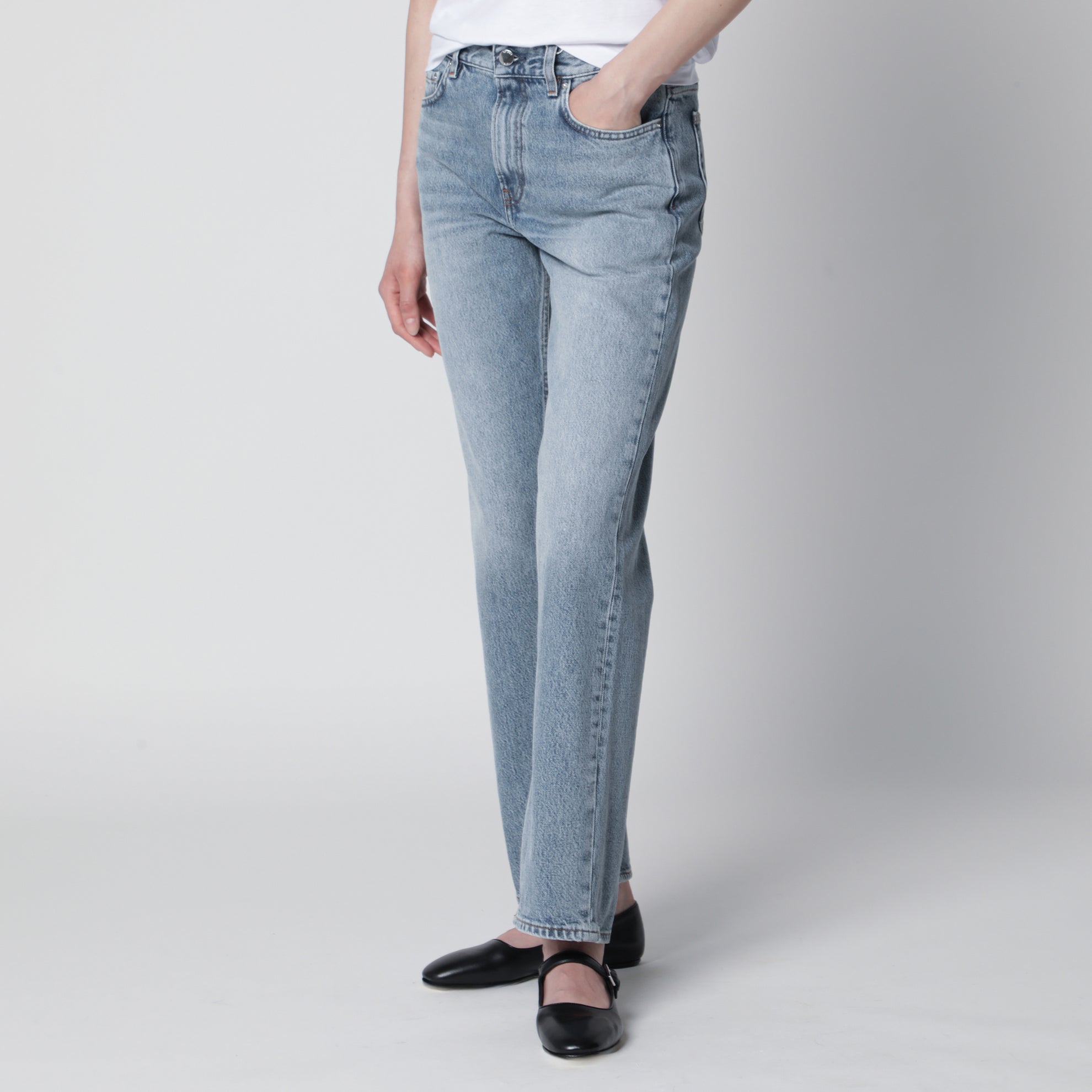 Jeans effetto slavato in denim organico