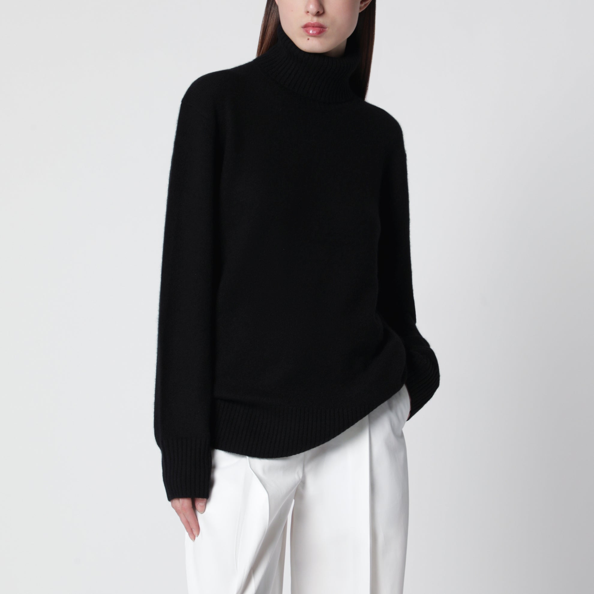 Schwarzer Rollkragenpullover aus Kaschmir