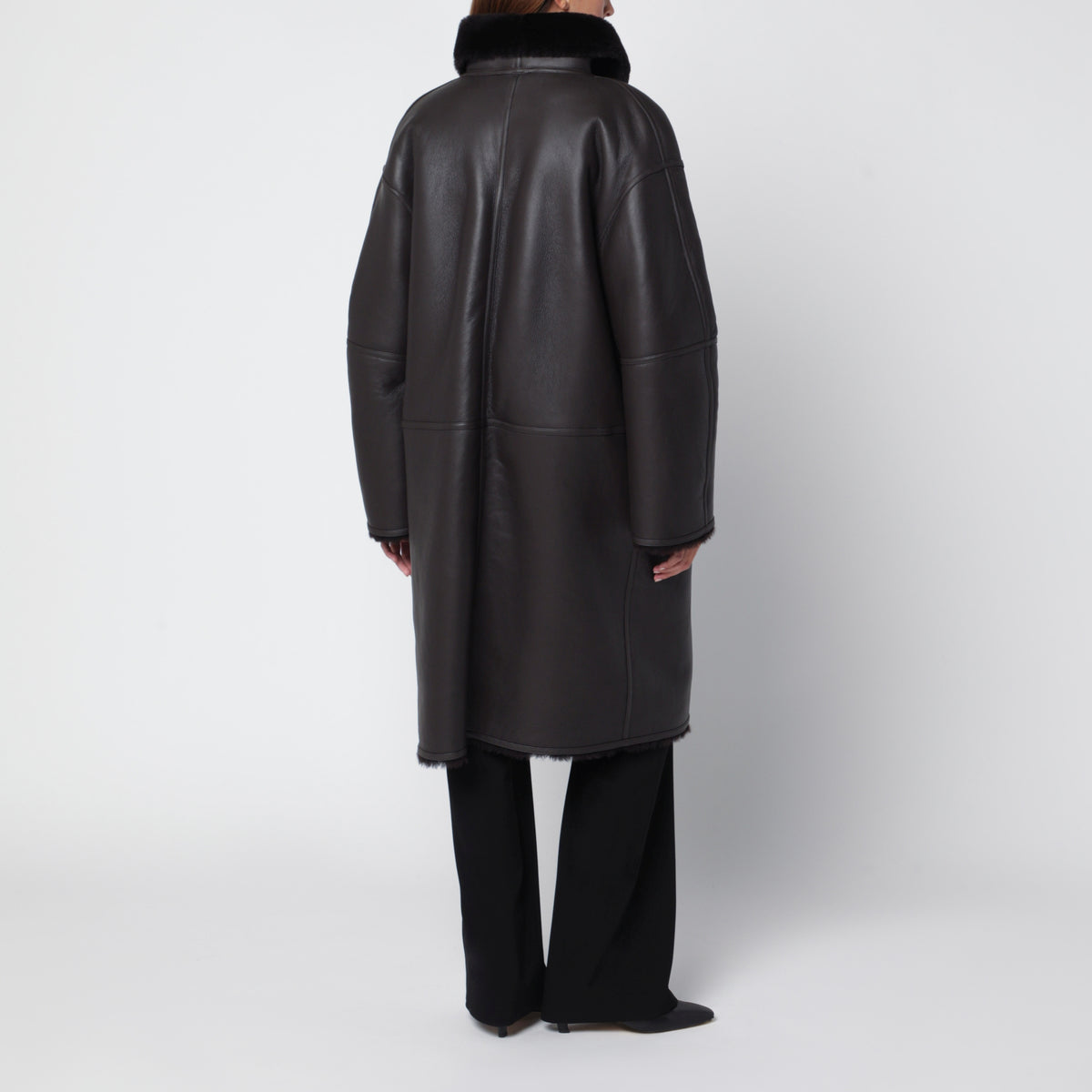 Cappotto oversize marrone scuro in montone