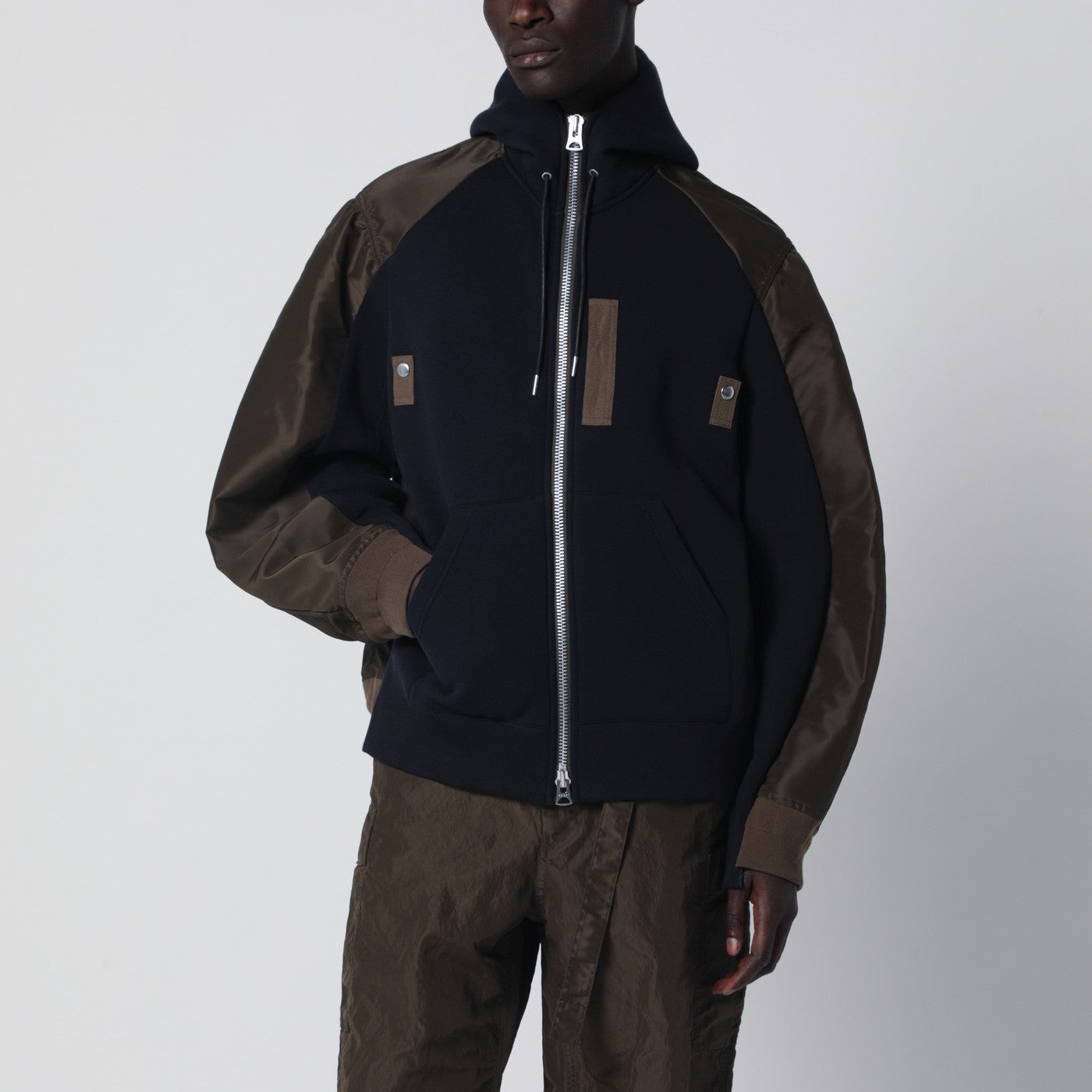 Sweat à capuche bleu marine/kaki en coton mélangé
