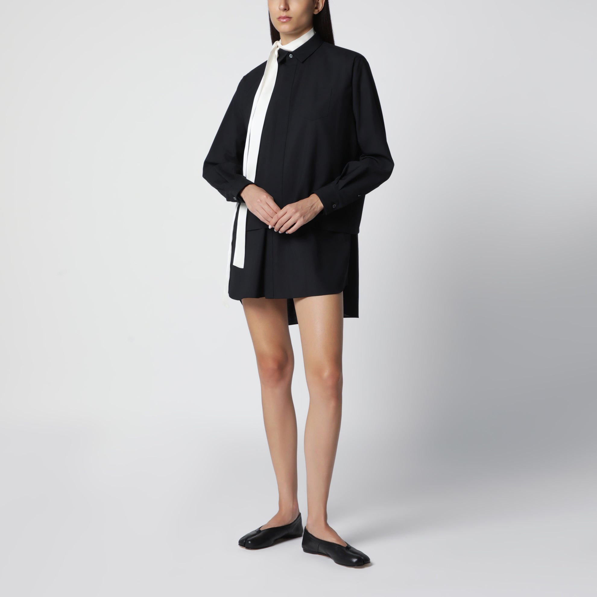 Mini-robe chemise noire en mélange de laine