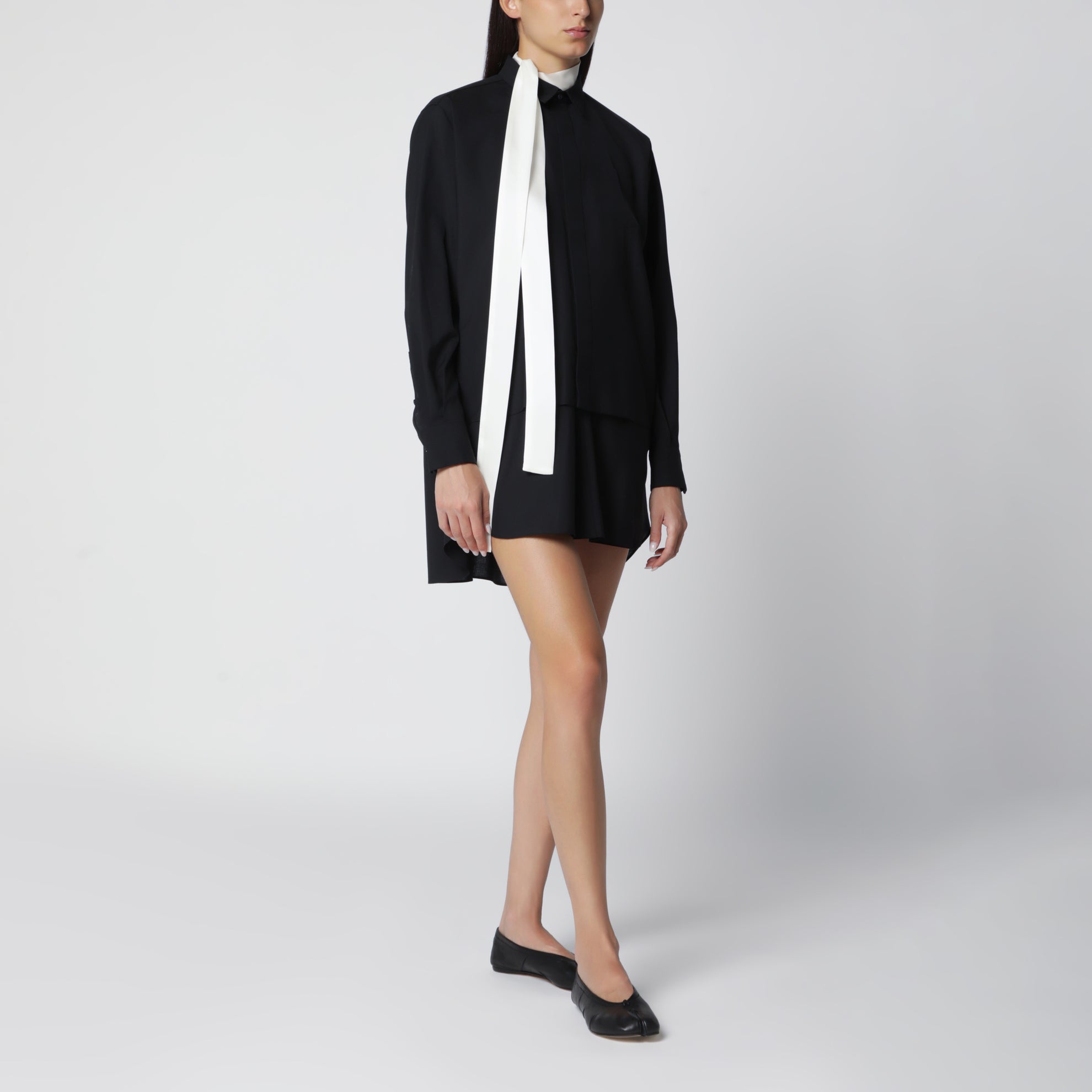 Mini-robe chemise noire en mélange de laine