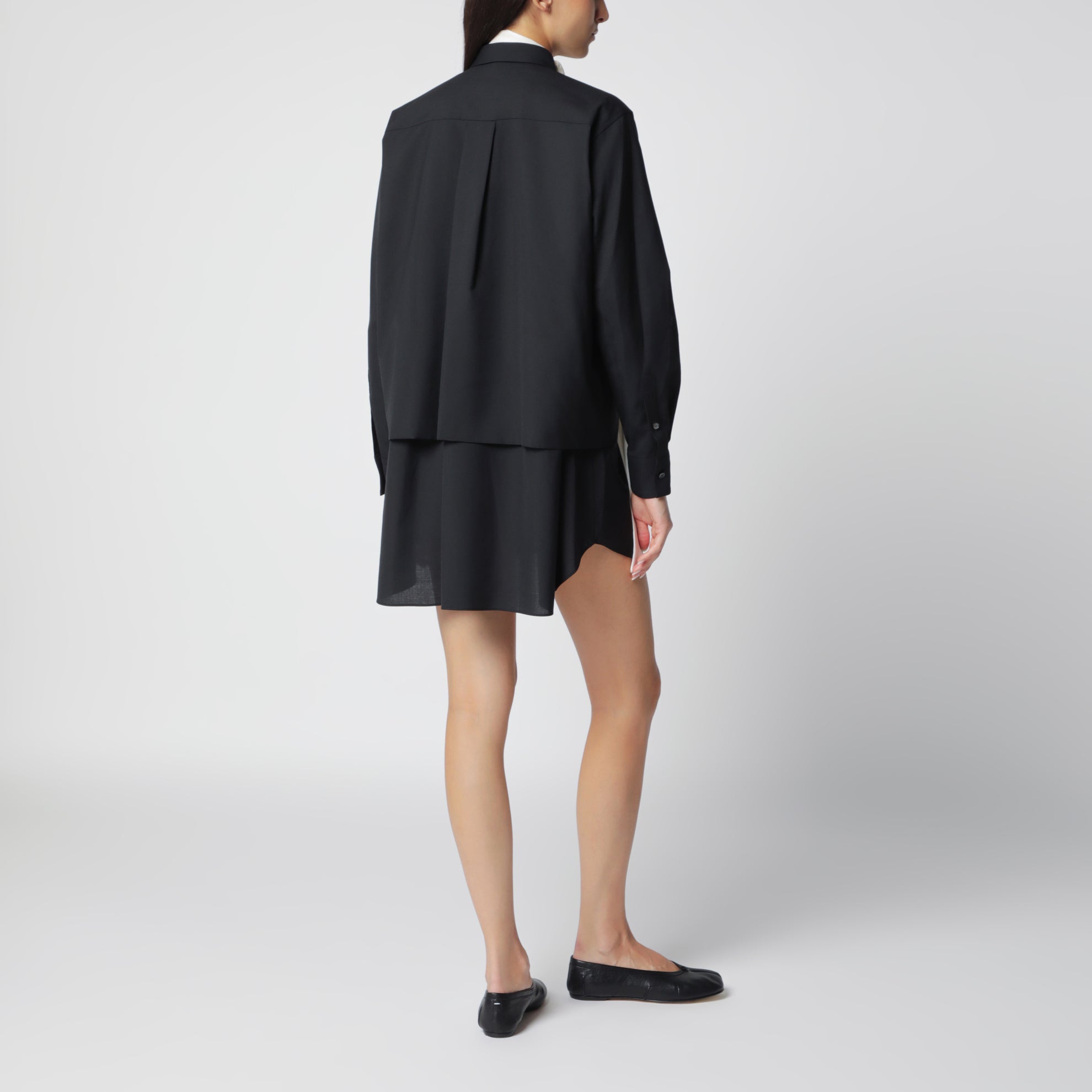Mini-robe chemise noire en mélange de laine