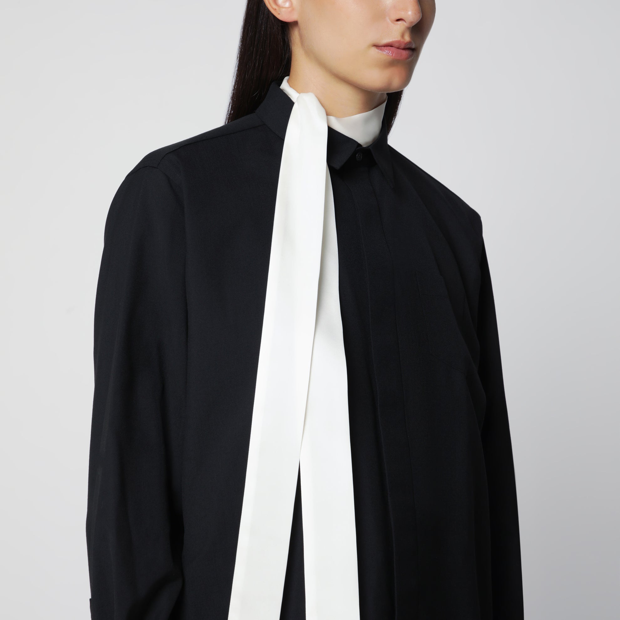 Mini-robe chemise noire en mélange de laine