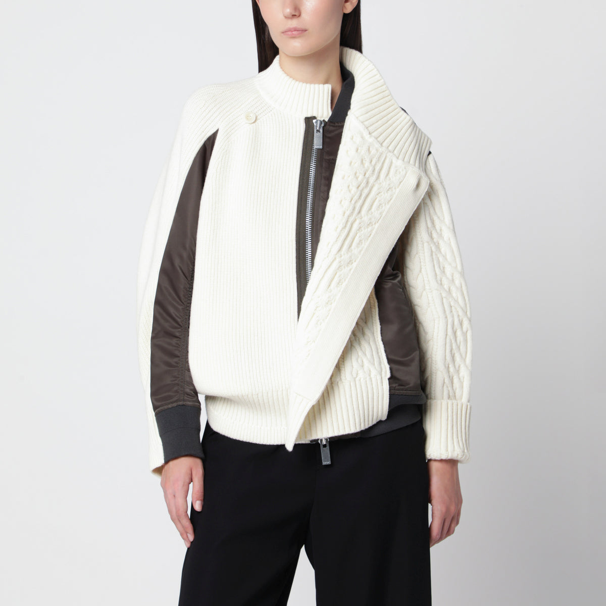 Pull blanc/vert kaki en laine et nylon