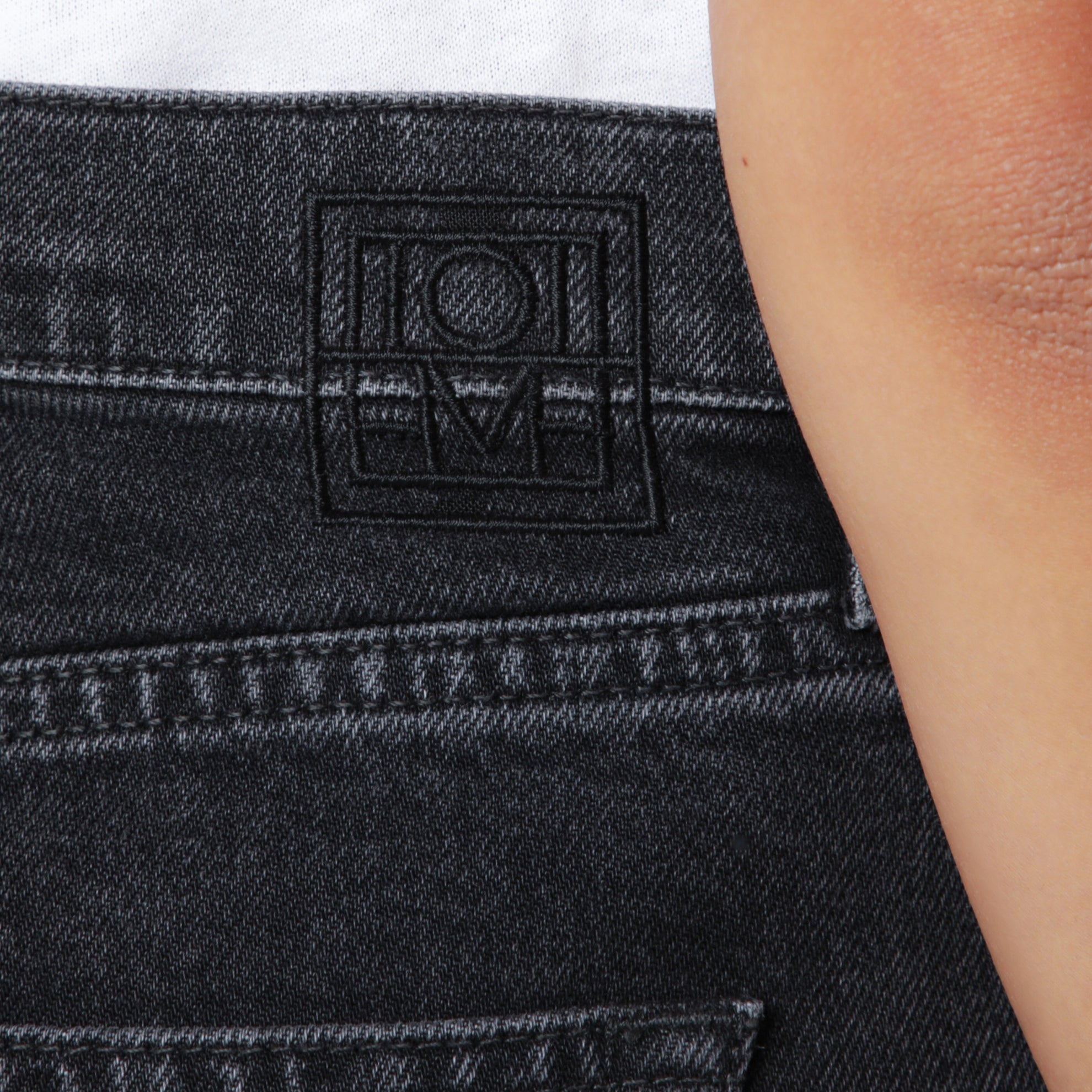 Dunkelgraue knöchellange Jeans mit Washed-Effekt