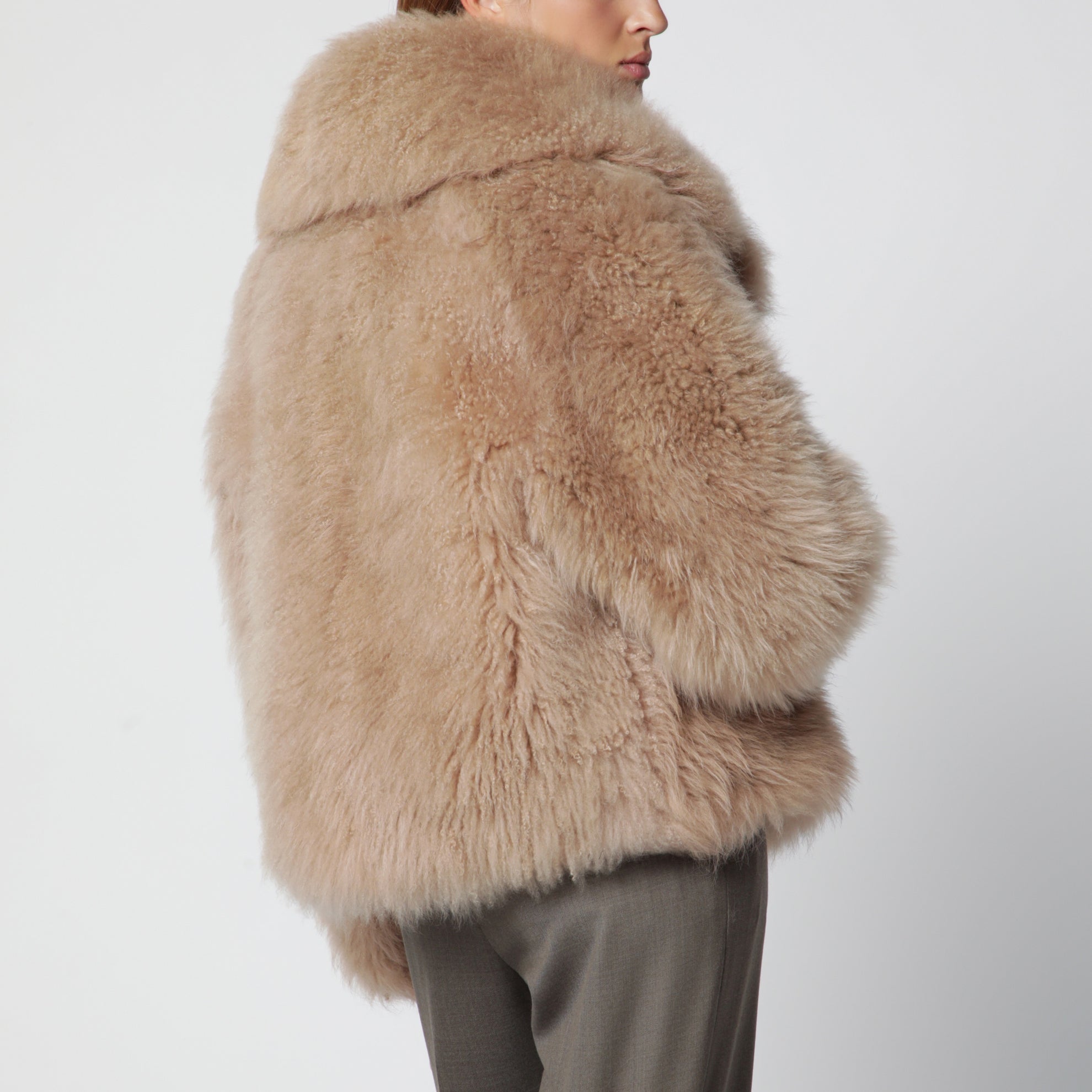 Short caramel fur jacket