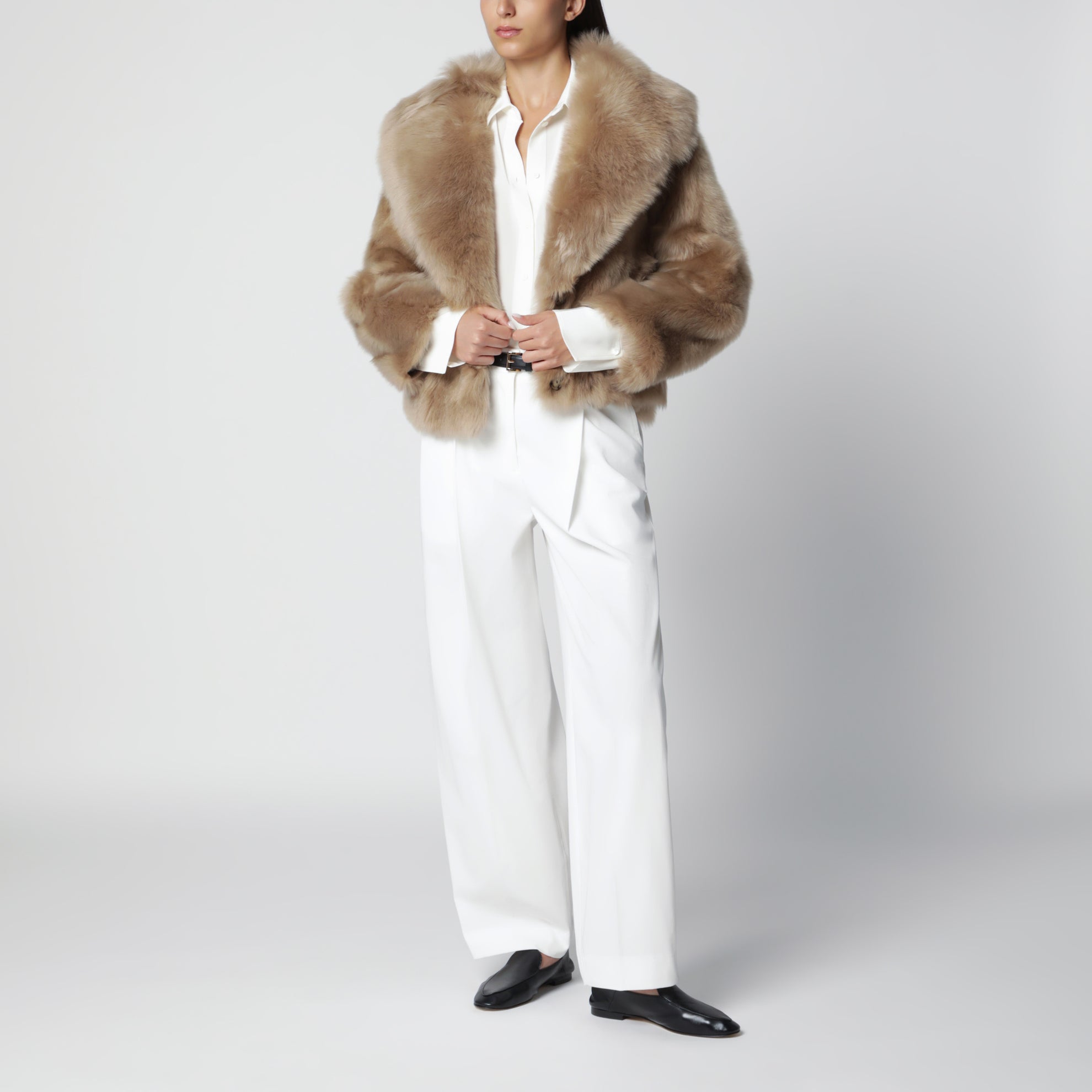 Short hazelnut fur jacket