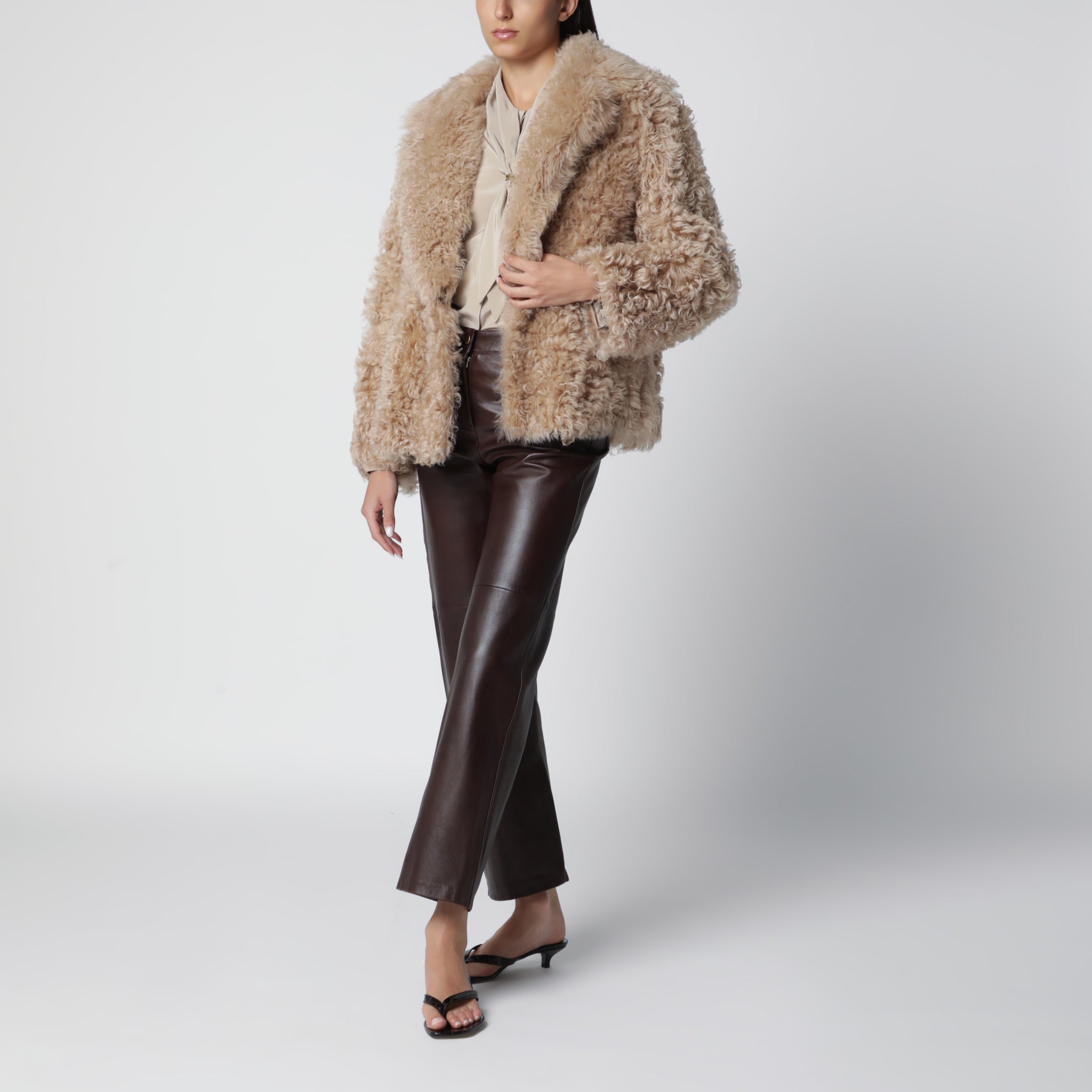 Short hazelnut fur jacket