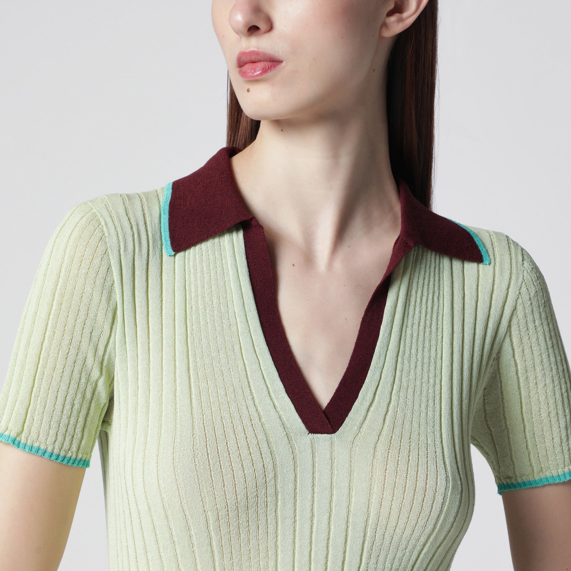 Ripp-Poloshirt mit Kontrastdetails aus Viskosemix