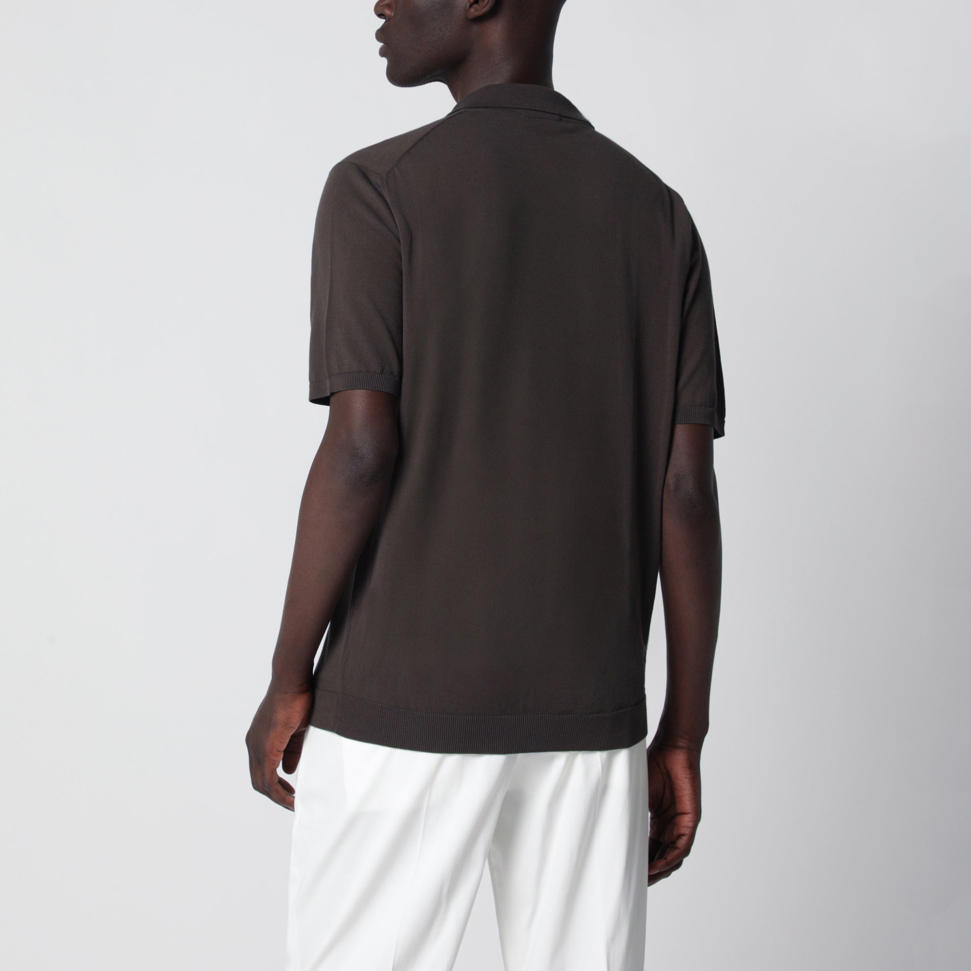 Polo regular in cotone crêpe color moro