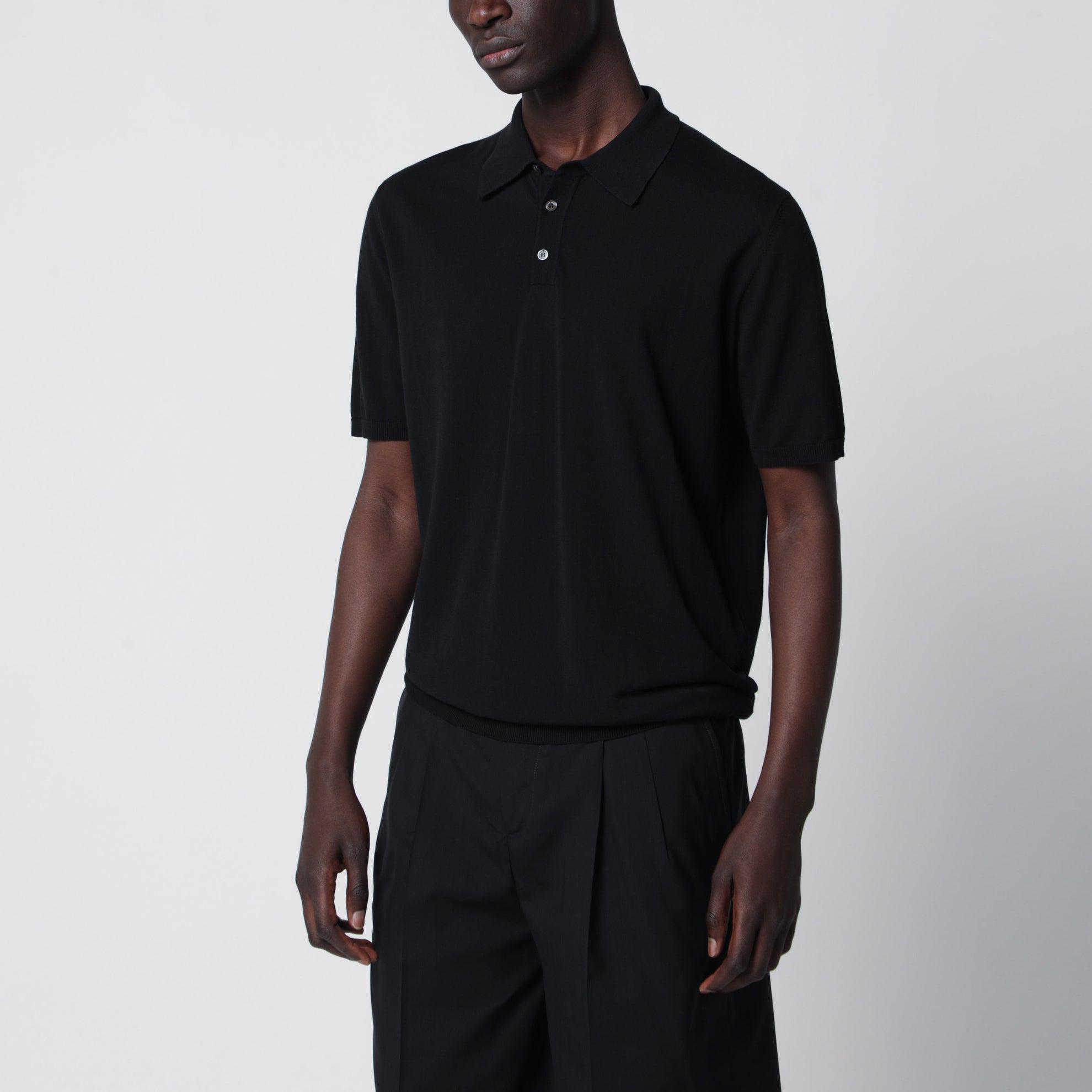 Polo regular in cotone nera