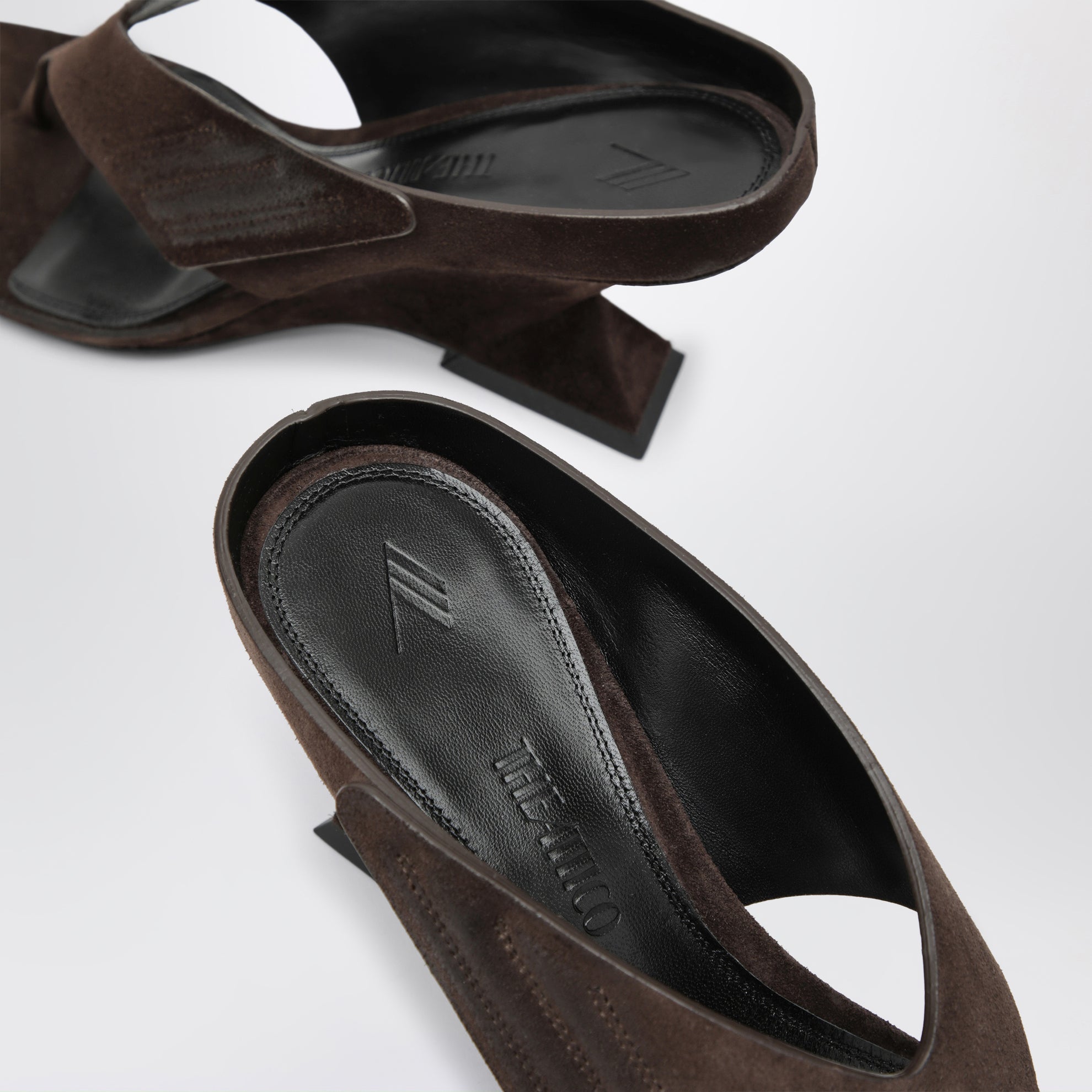 Sandalo infradito Cheope in suede marrone scuro