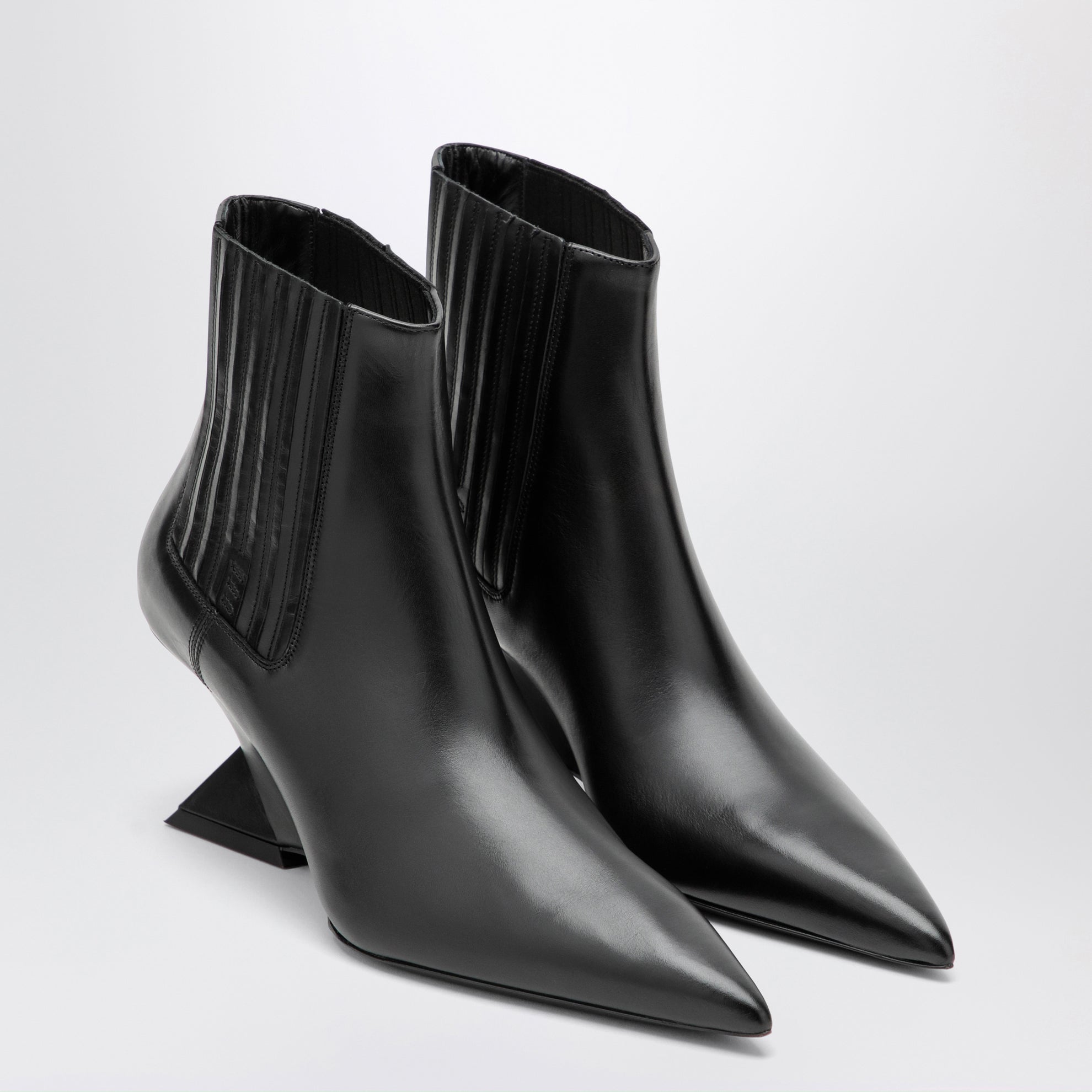 Bottines Cheope à talon compensé en cuir noir