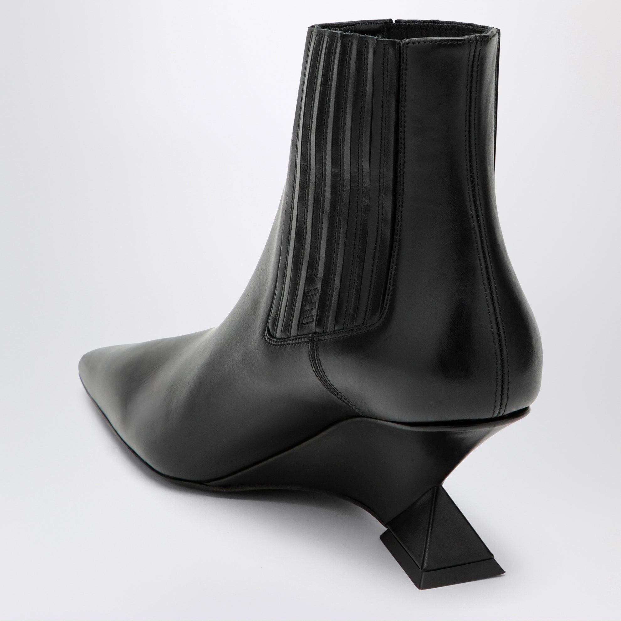 Bottines Cheope à talon compensé en cuir noir