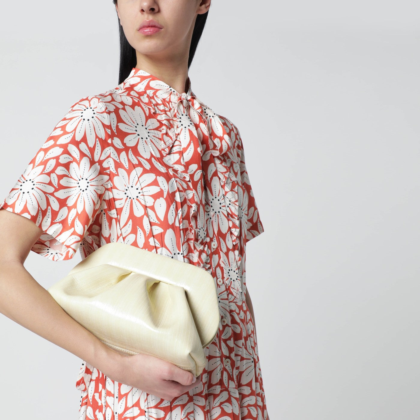 Tia Clutch in Hellbeige