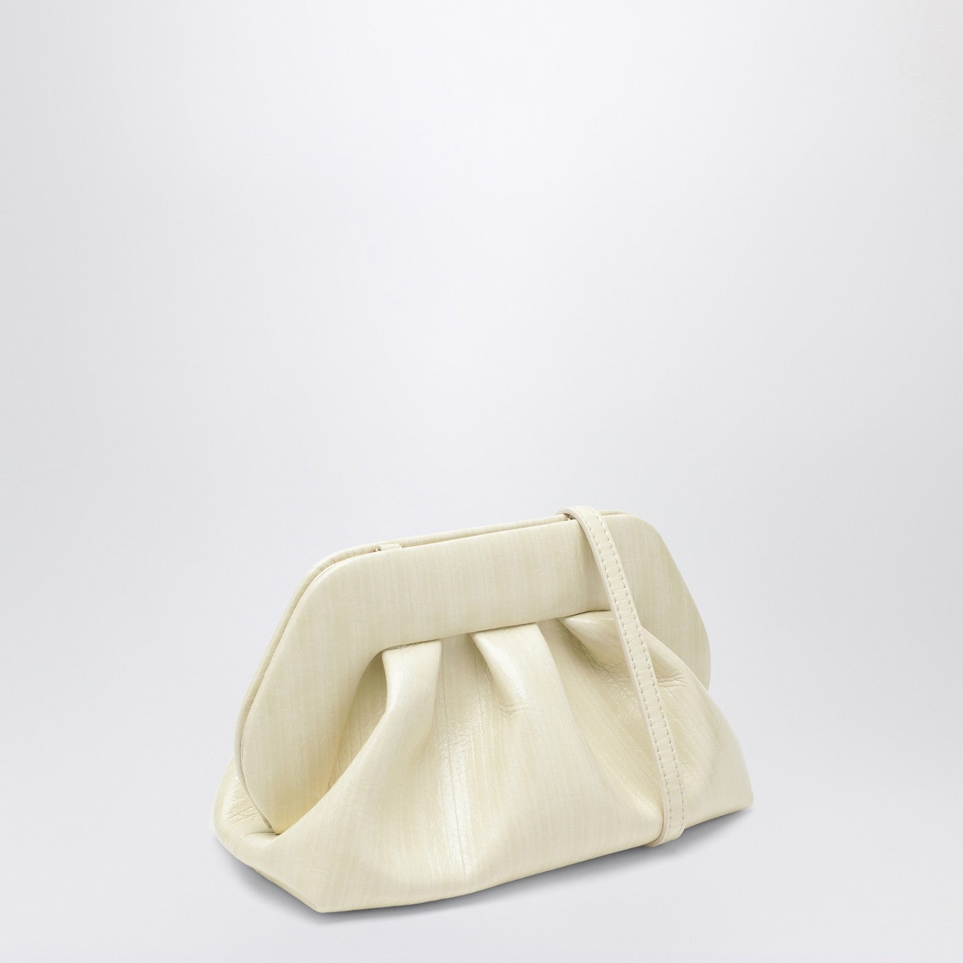 Tia Clutch in Hellbeige