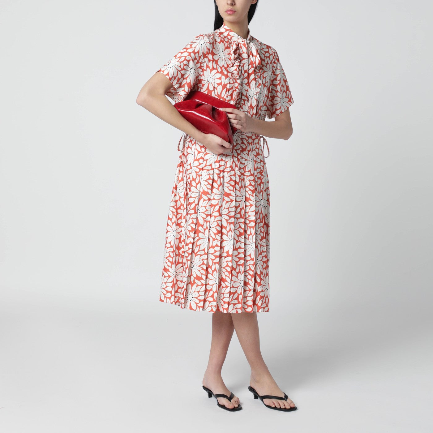 Tia clutch in chili red