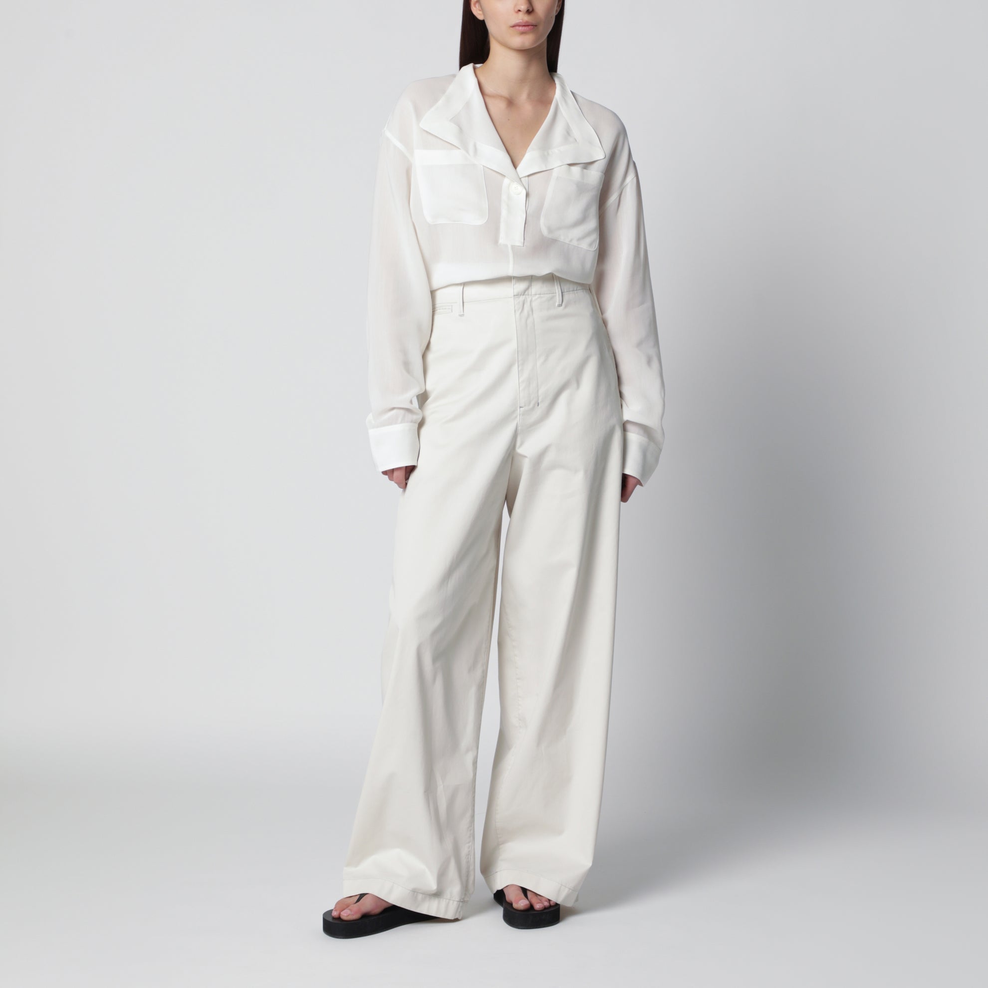 Overlap-collar blouse in viscose and wool, white