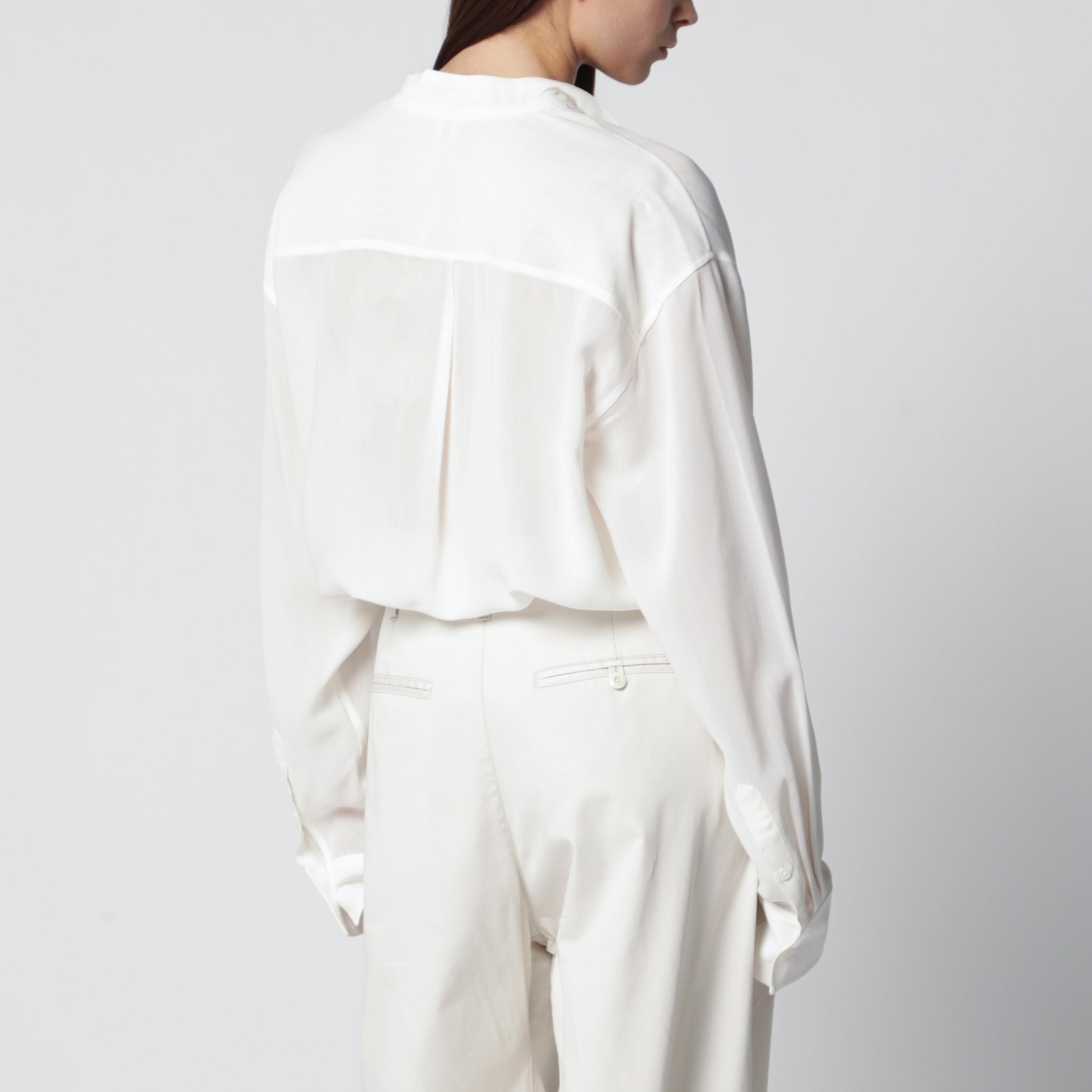 Overlap-collar blouse in viscose and wool, white