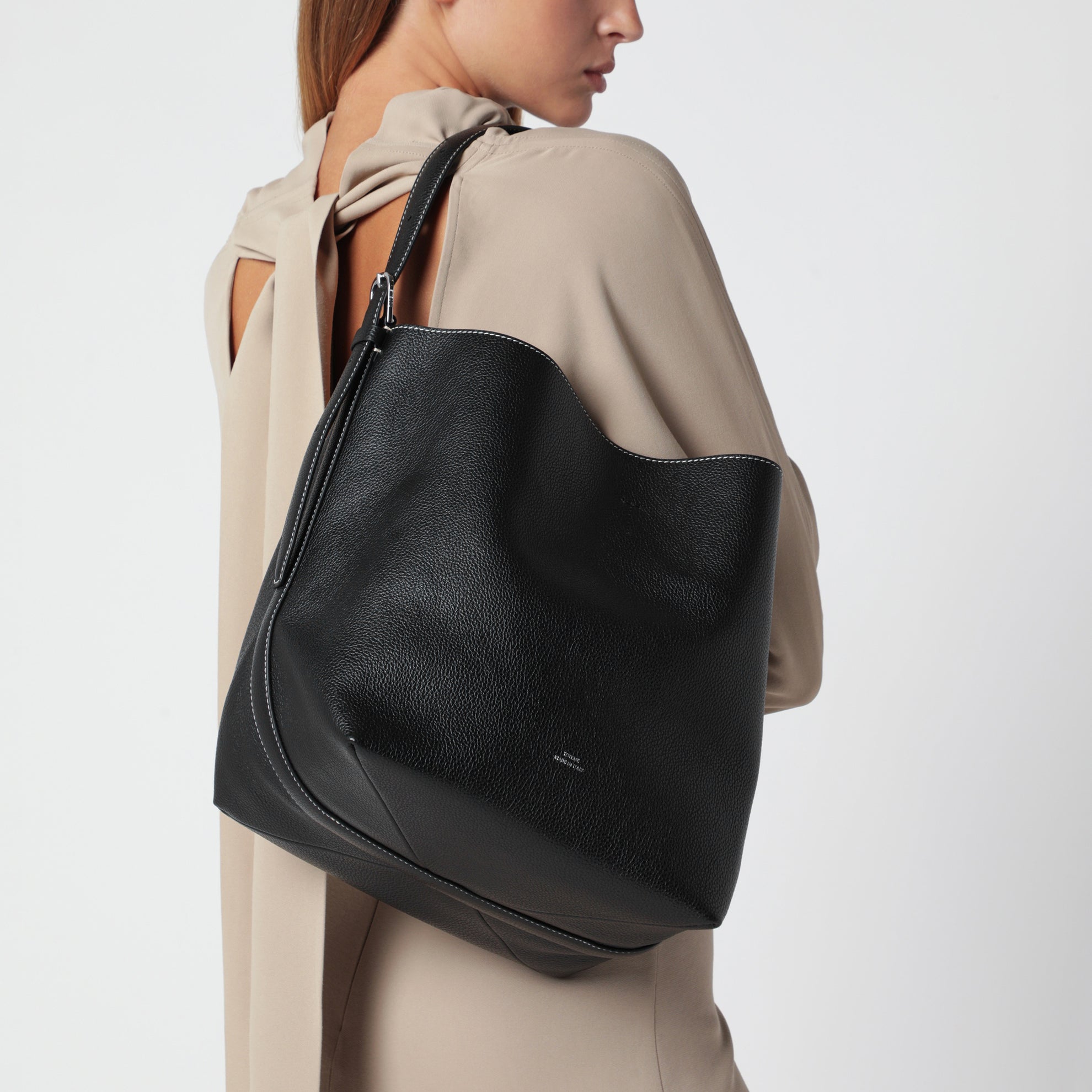 Sac tote moyen noir en cuir grainé