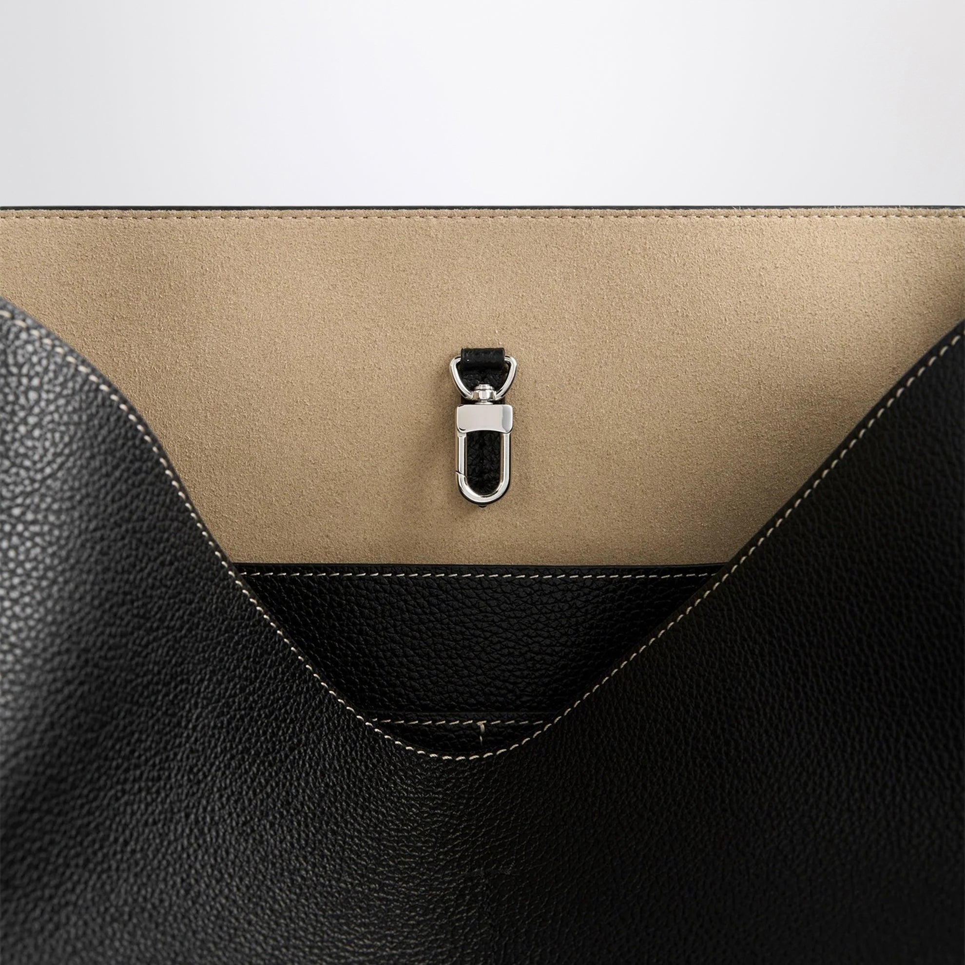 Sac tote moyen noir en cuir grainé