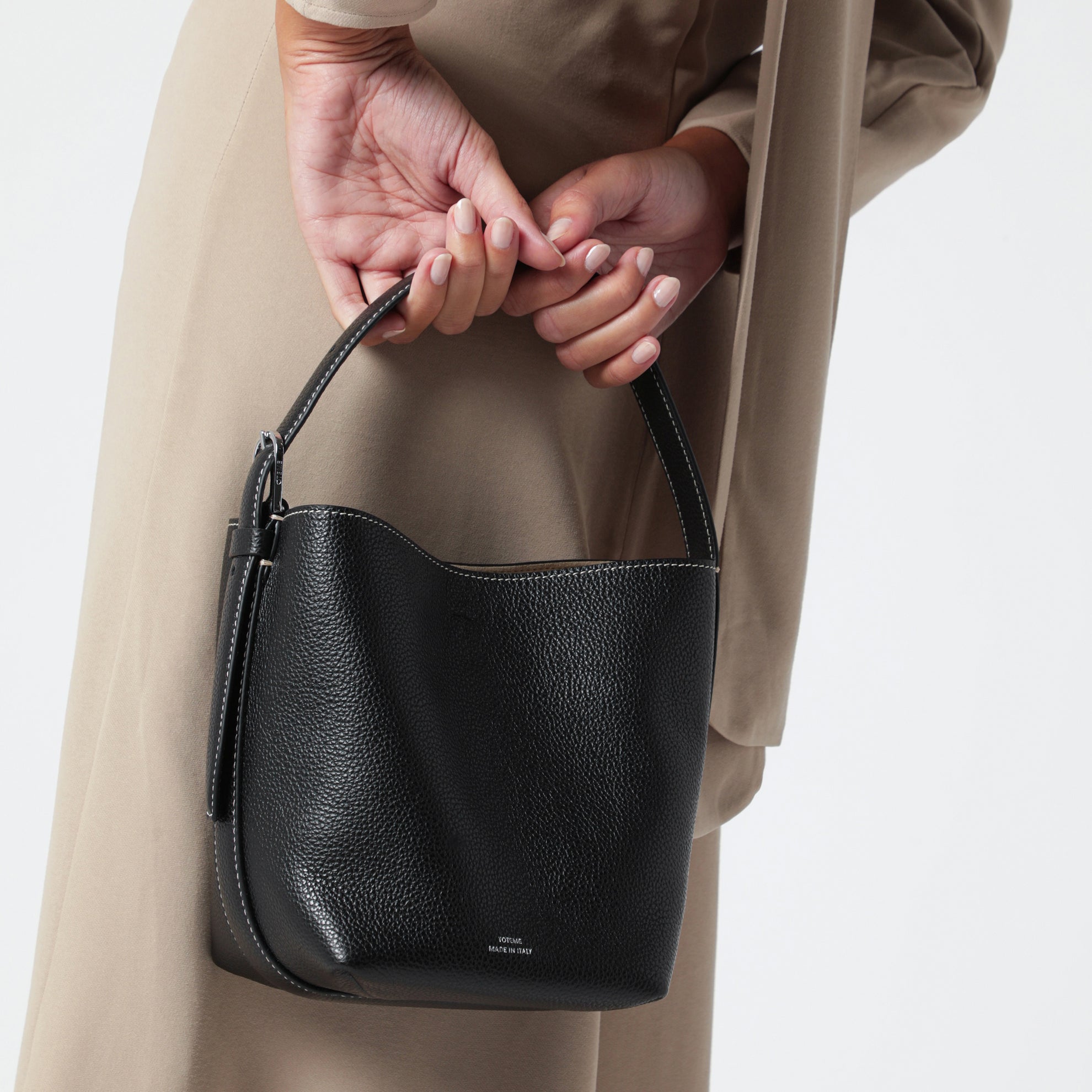 Petit sac tote Belted noir en cuir grainé