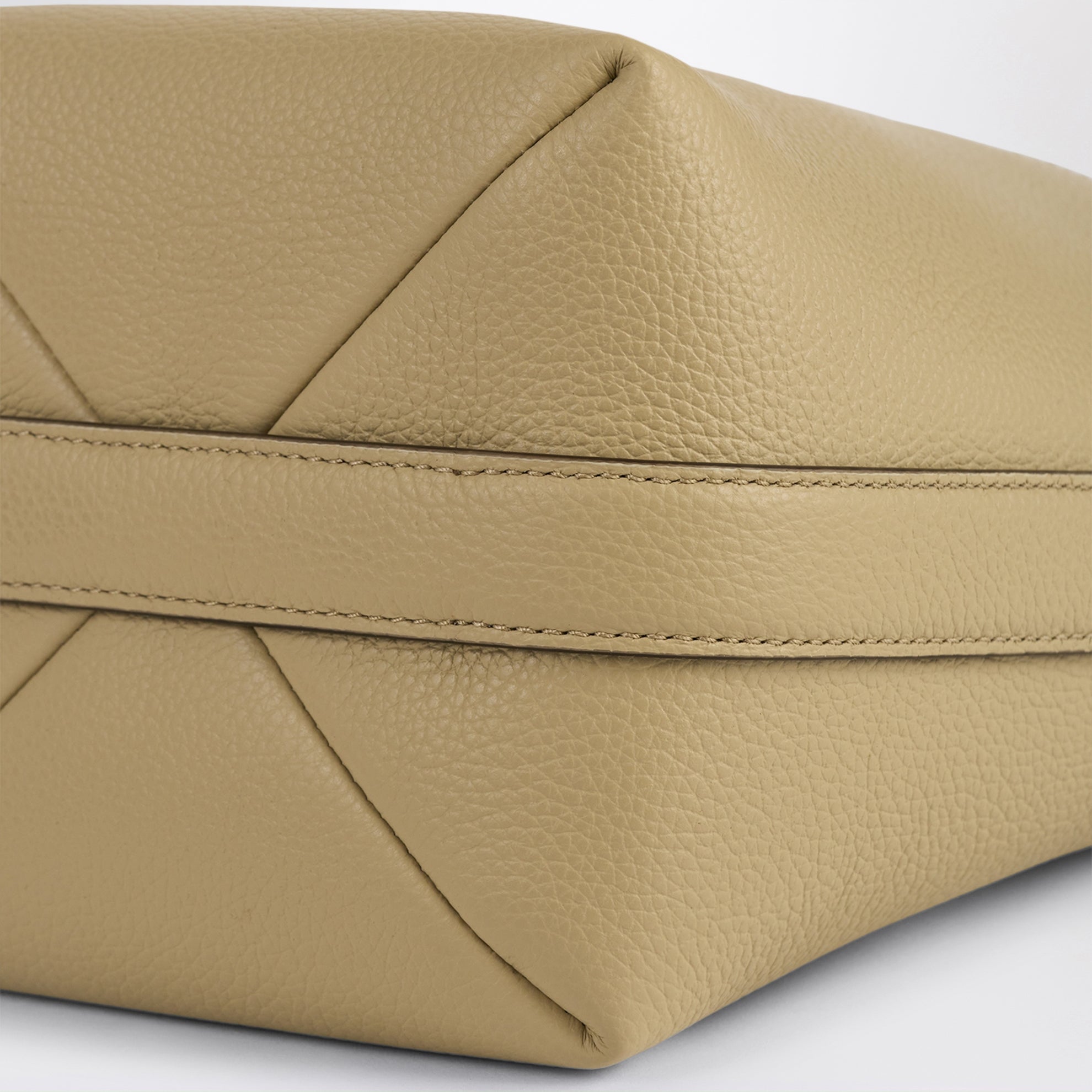 Kleine beige Belted Tote Bag aus Leder