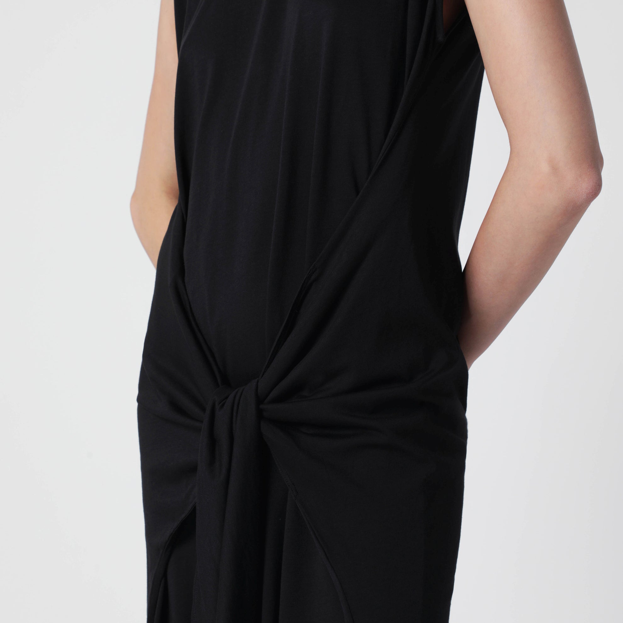 Maxikleid aus Jersey mit Gürtel aus schwarzer Baumwolle