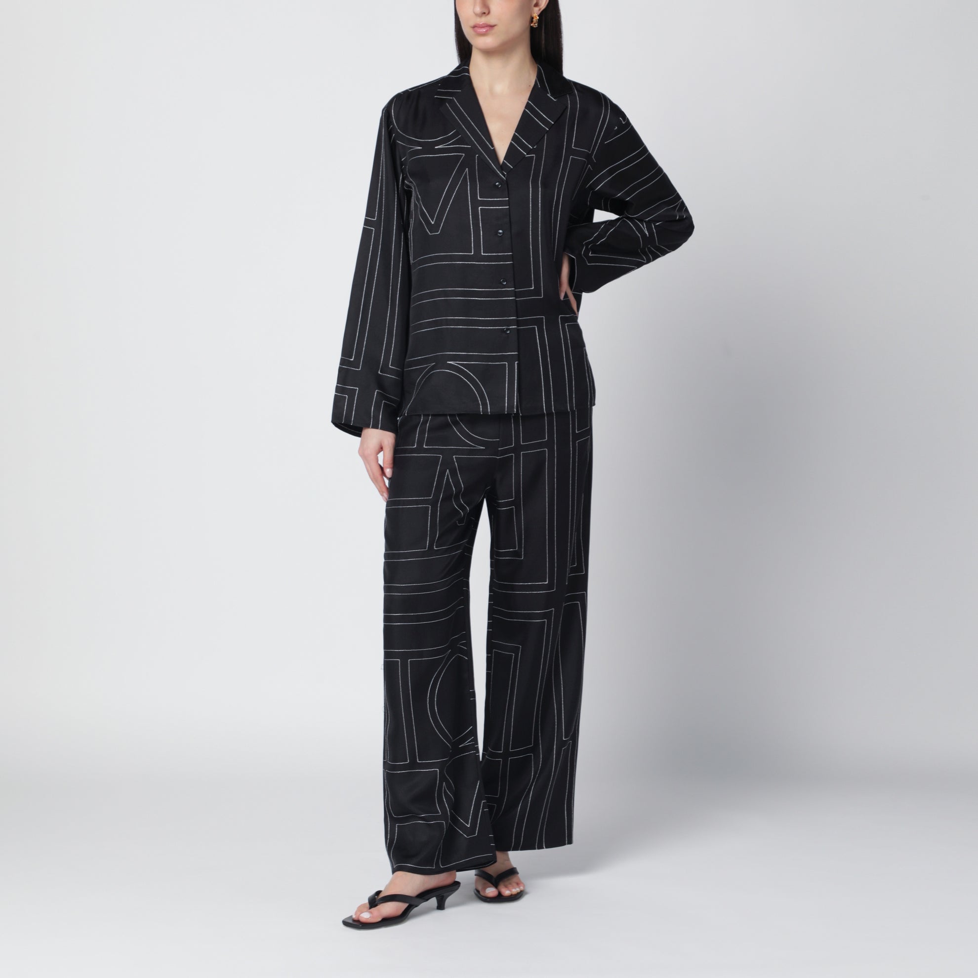 Camicia nera in seta con monogramma