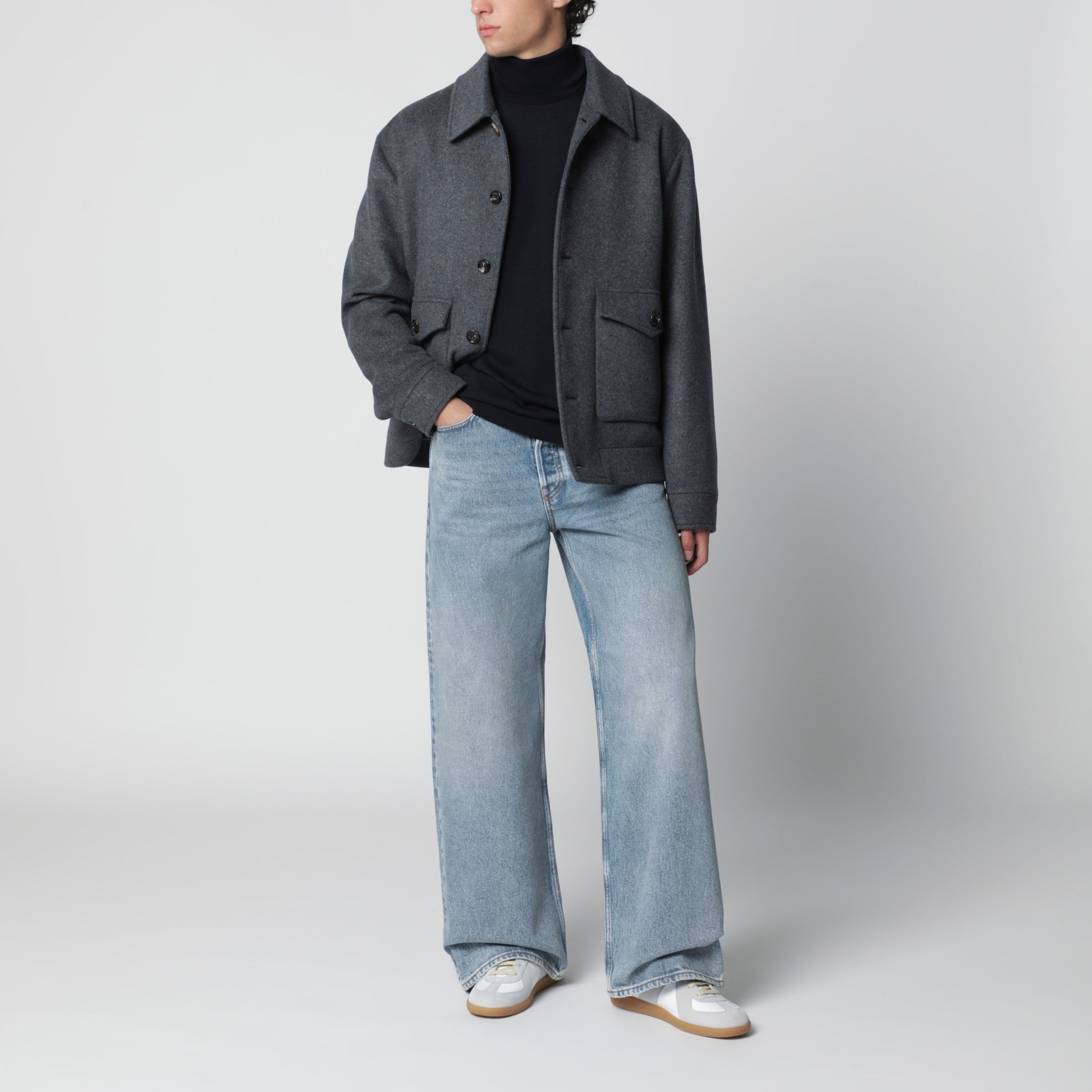 Navyblauer Rollkragenpullover aus Wolle