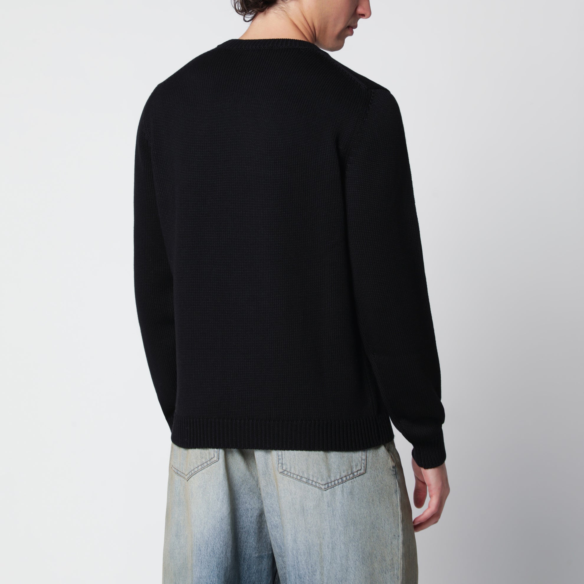 Maglione girocollo nero in lana