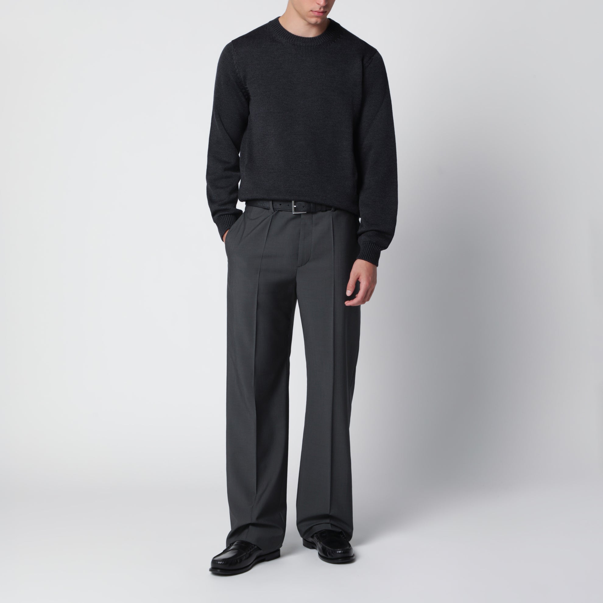 Maglione girocollo grigio antracite in lana