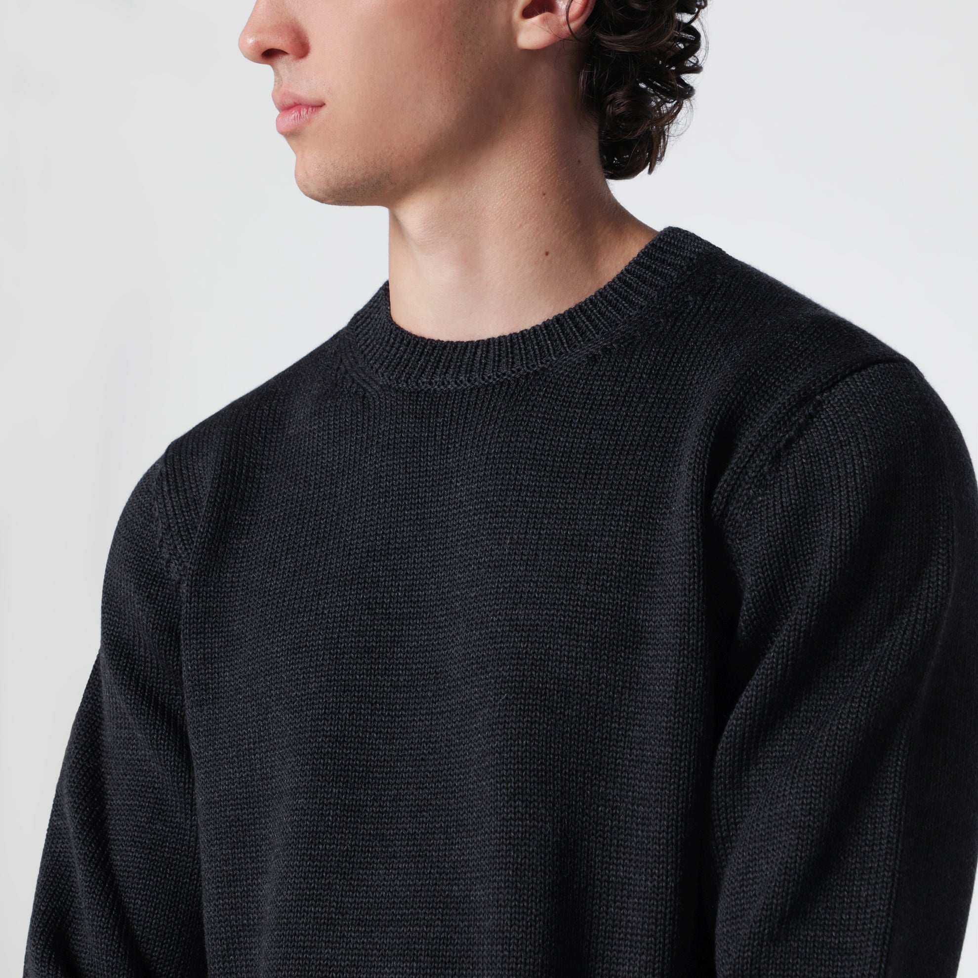 Maglione girocollo grigio antracite in lana