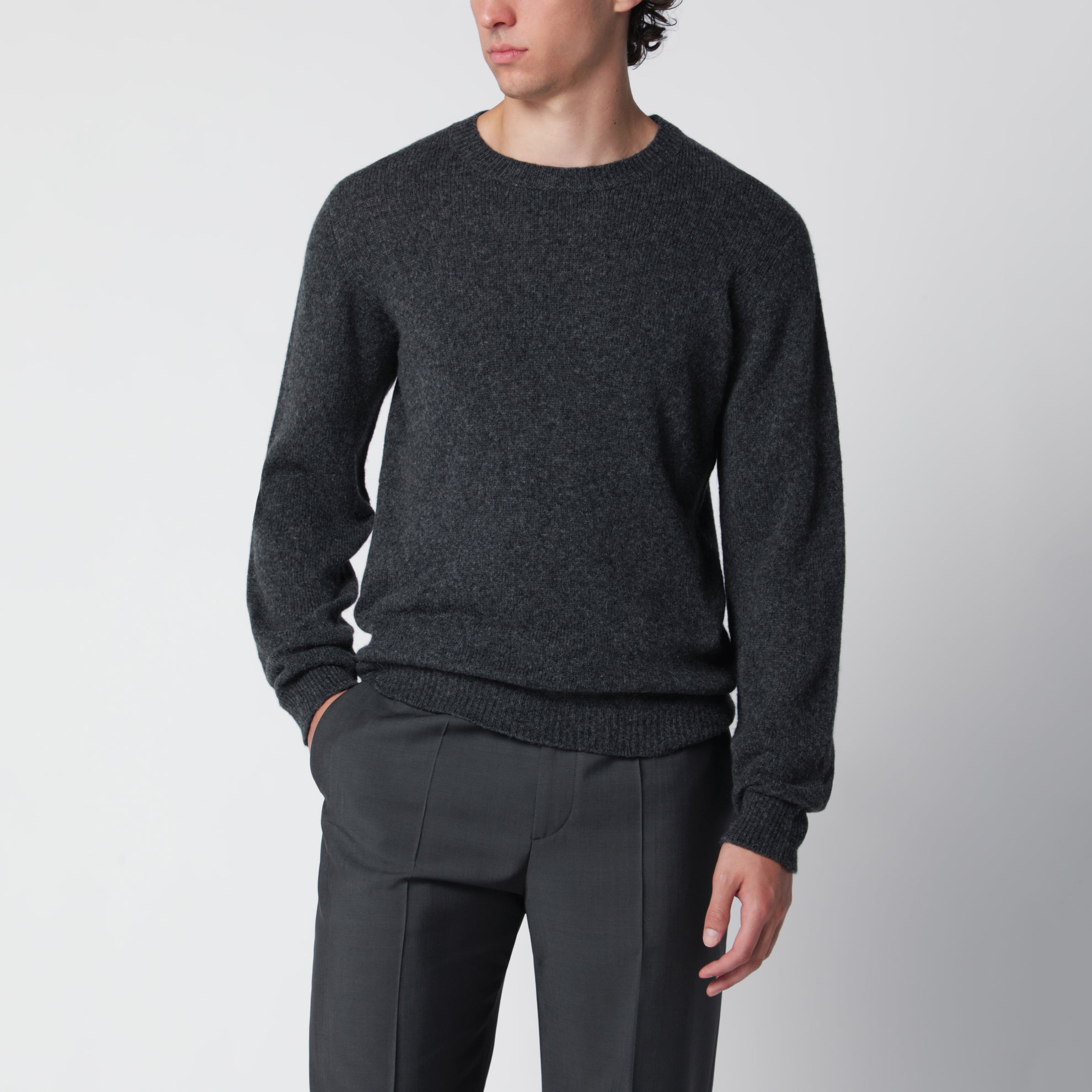 Maglione grigio antracite in misto lana