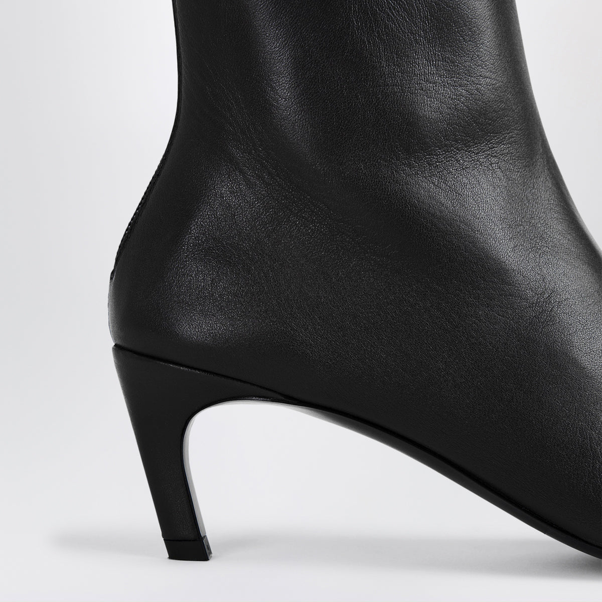 Black nappa boots with medium heel