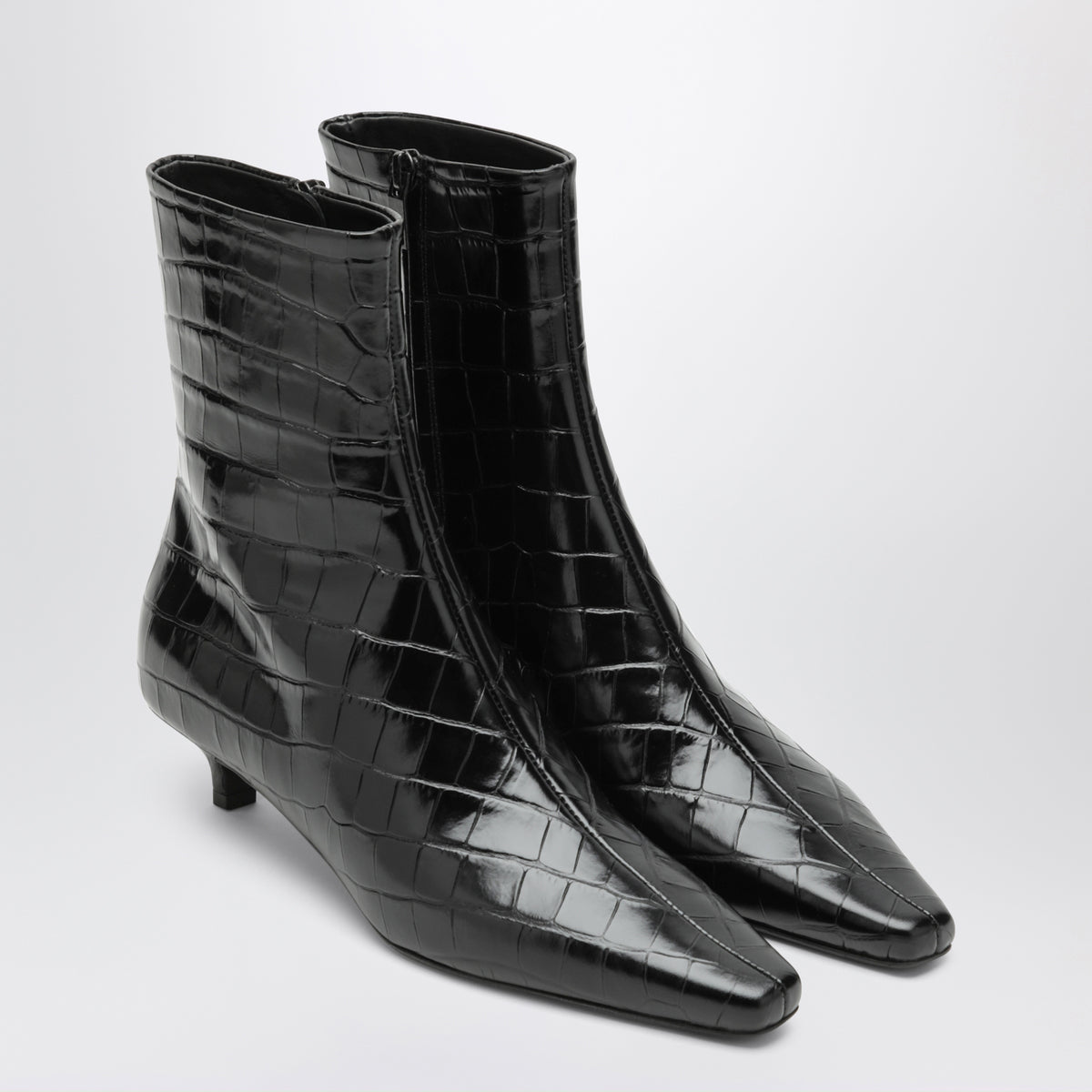 Bottines noires en cuir effet crocodile