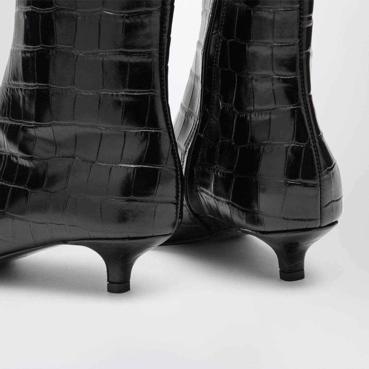 Bottines noires en cuir effet crocodile