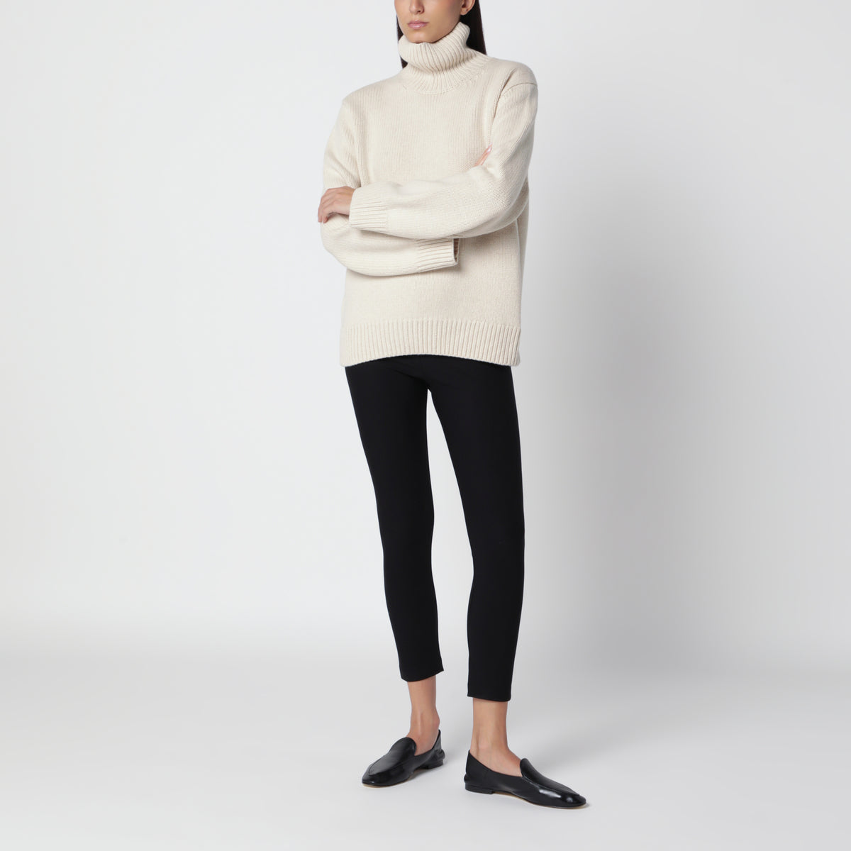 Übergroßer, mandelfarbener Wollrollkragenpullover
