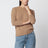 Kamelhaarfarbener Pullover mit Rundhalsausschnitt
