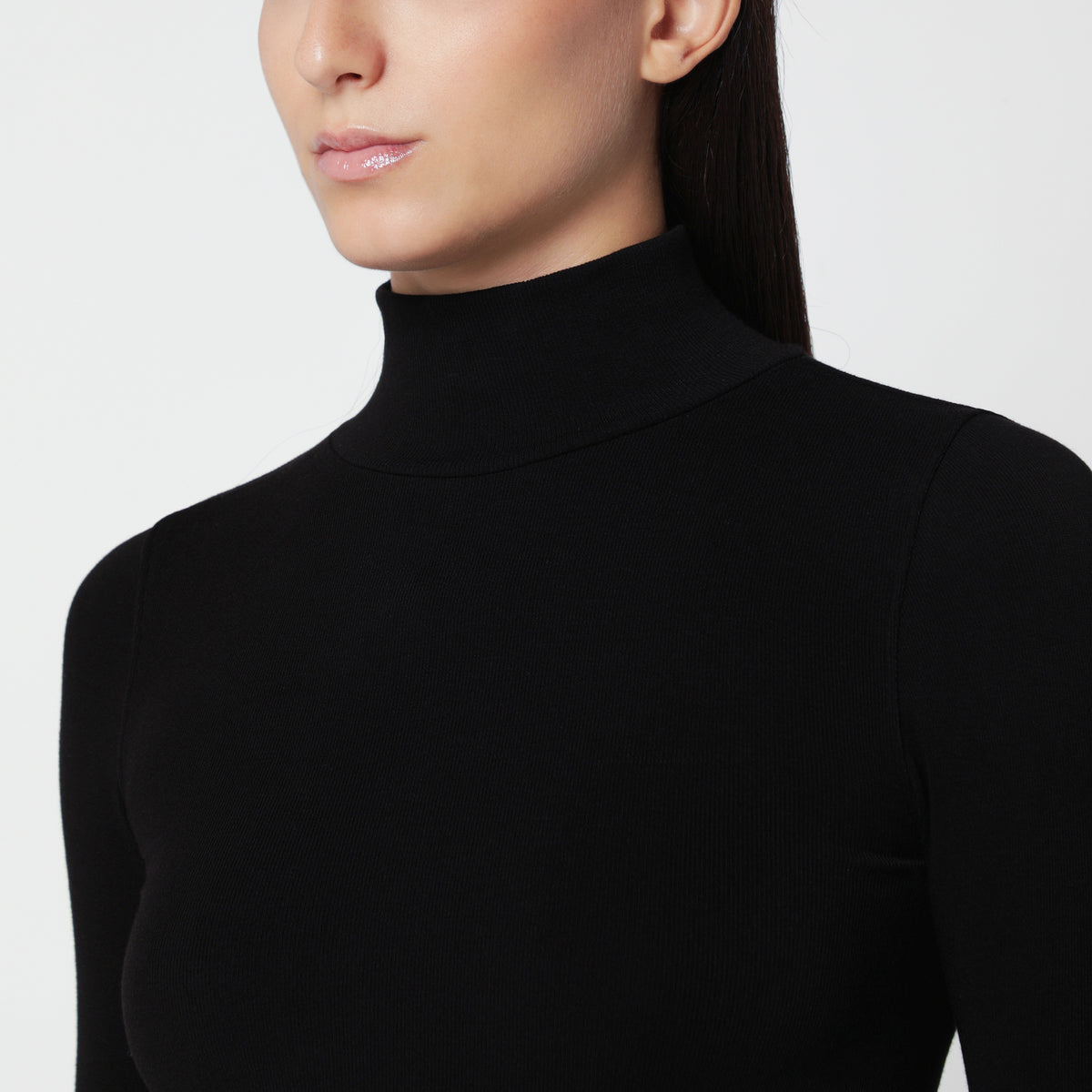 Schwarzer Rollkragenpullover aus kompaktem Jersey