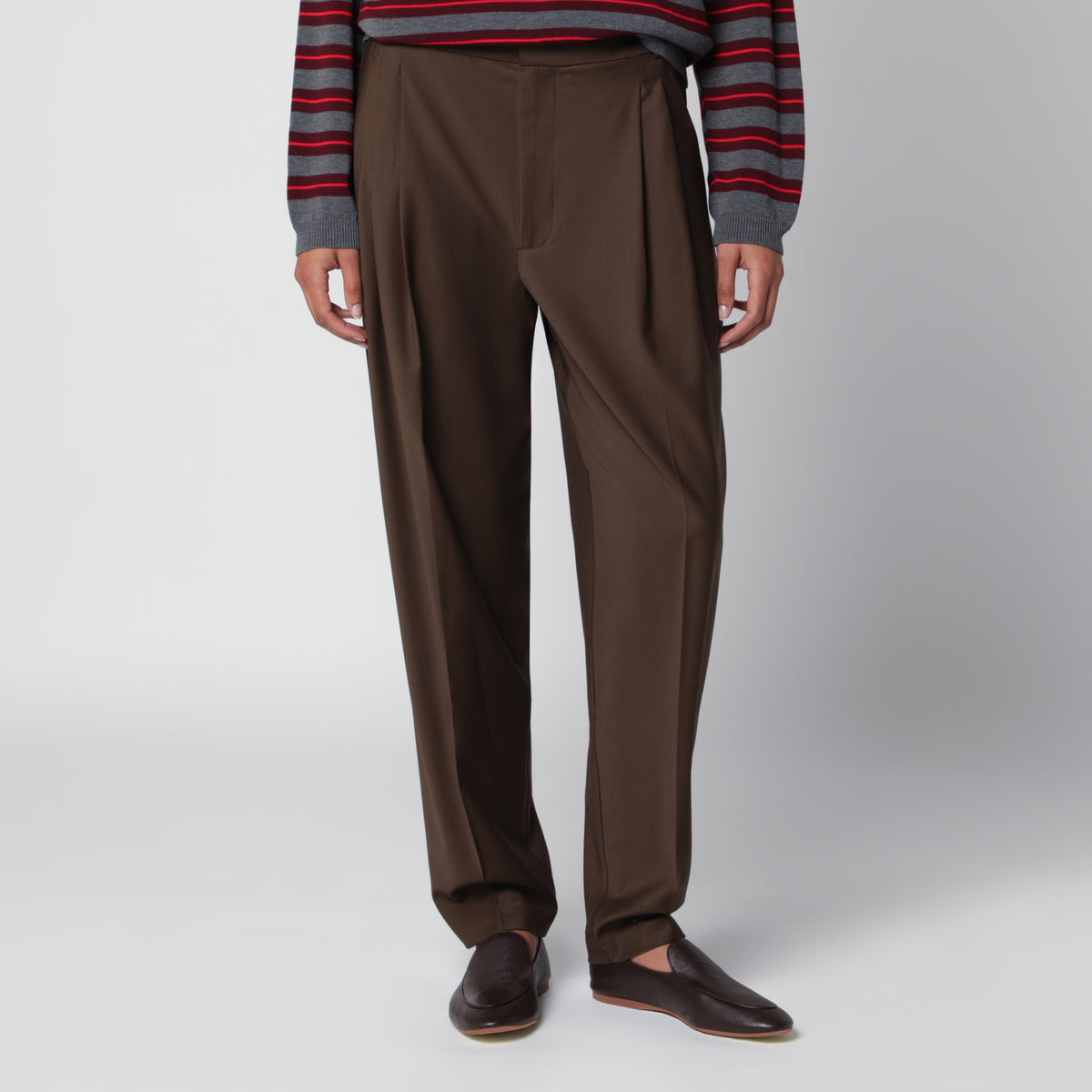 Chestnut carrot trousers in wool
