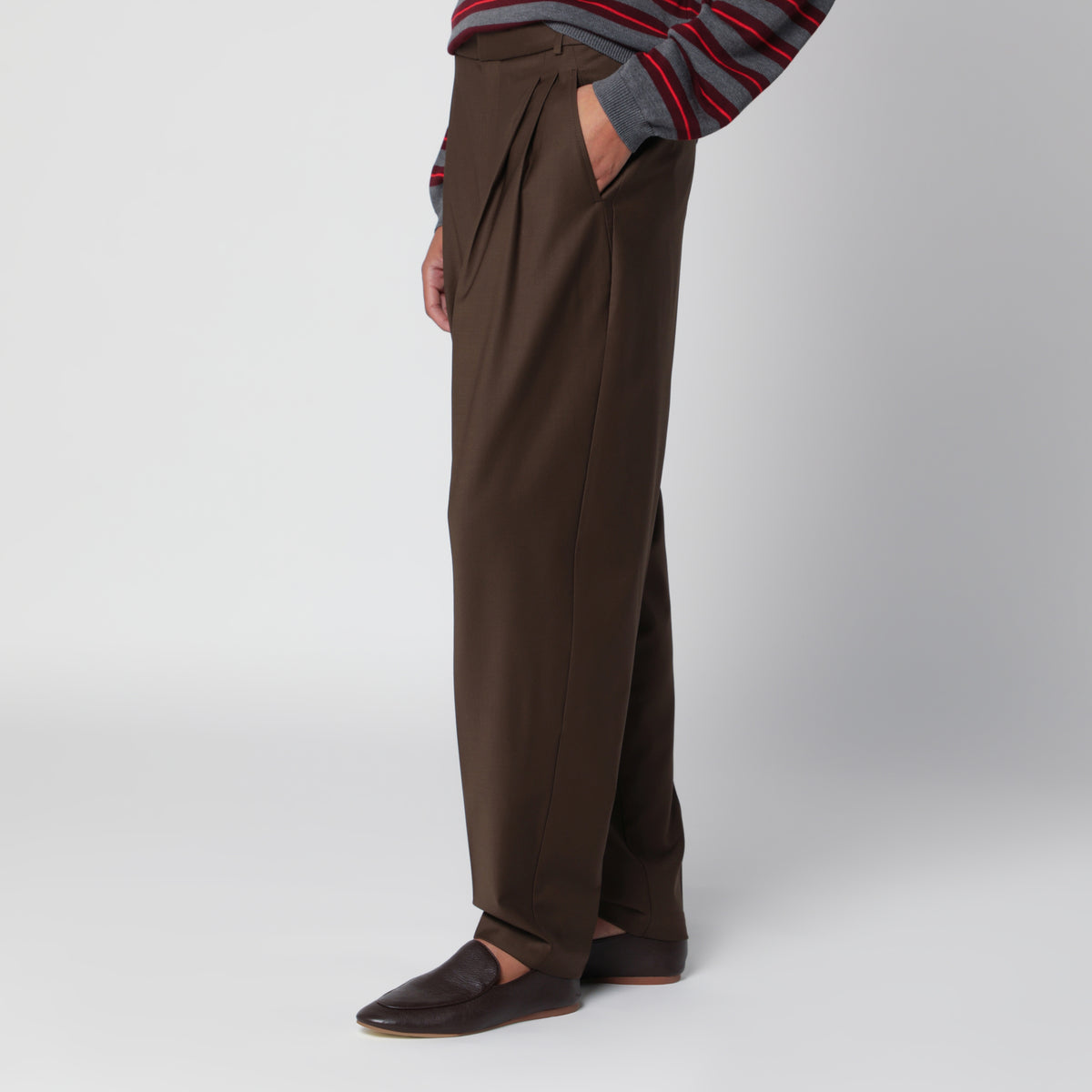 Chestnut carrot trousers in wool