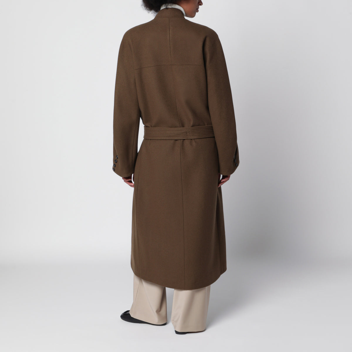 Manteau long marron en laine vierge