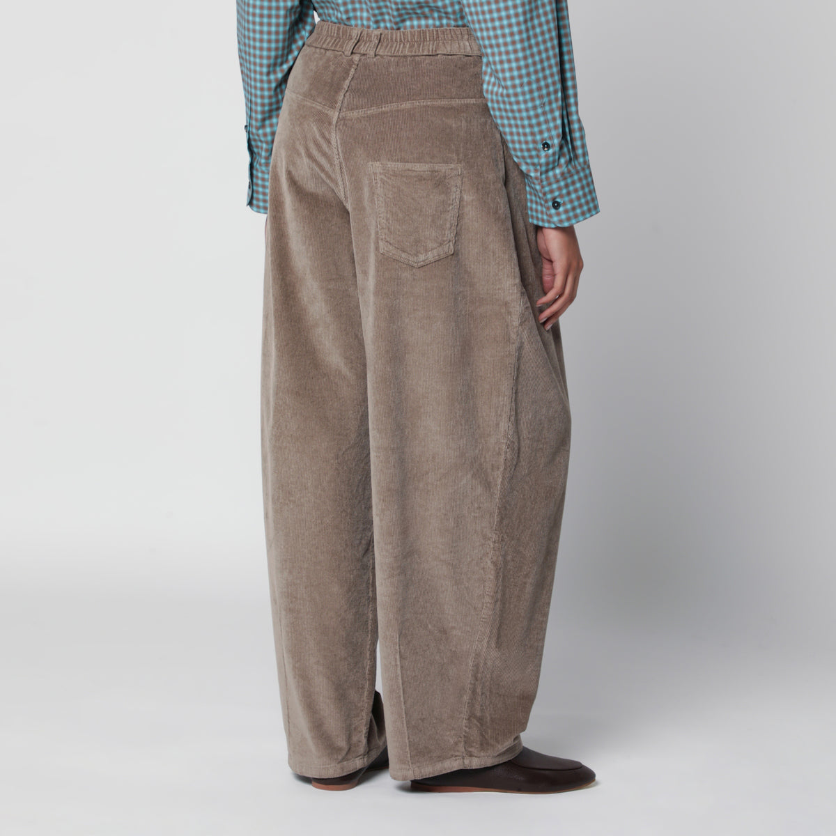 Pantaloni larghi grigio verdi in velluto a coste