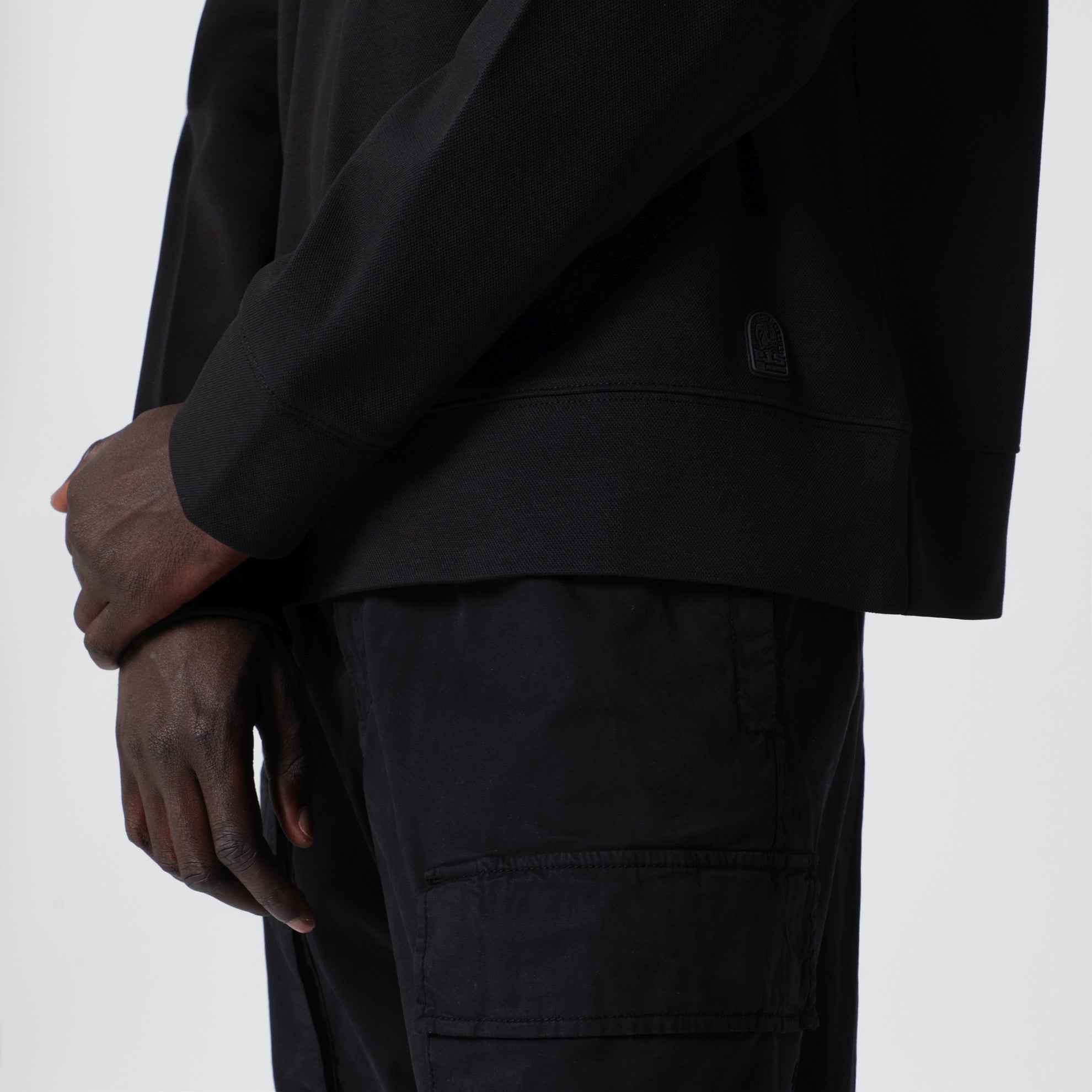 Sweatshirt noir avec détail logo