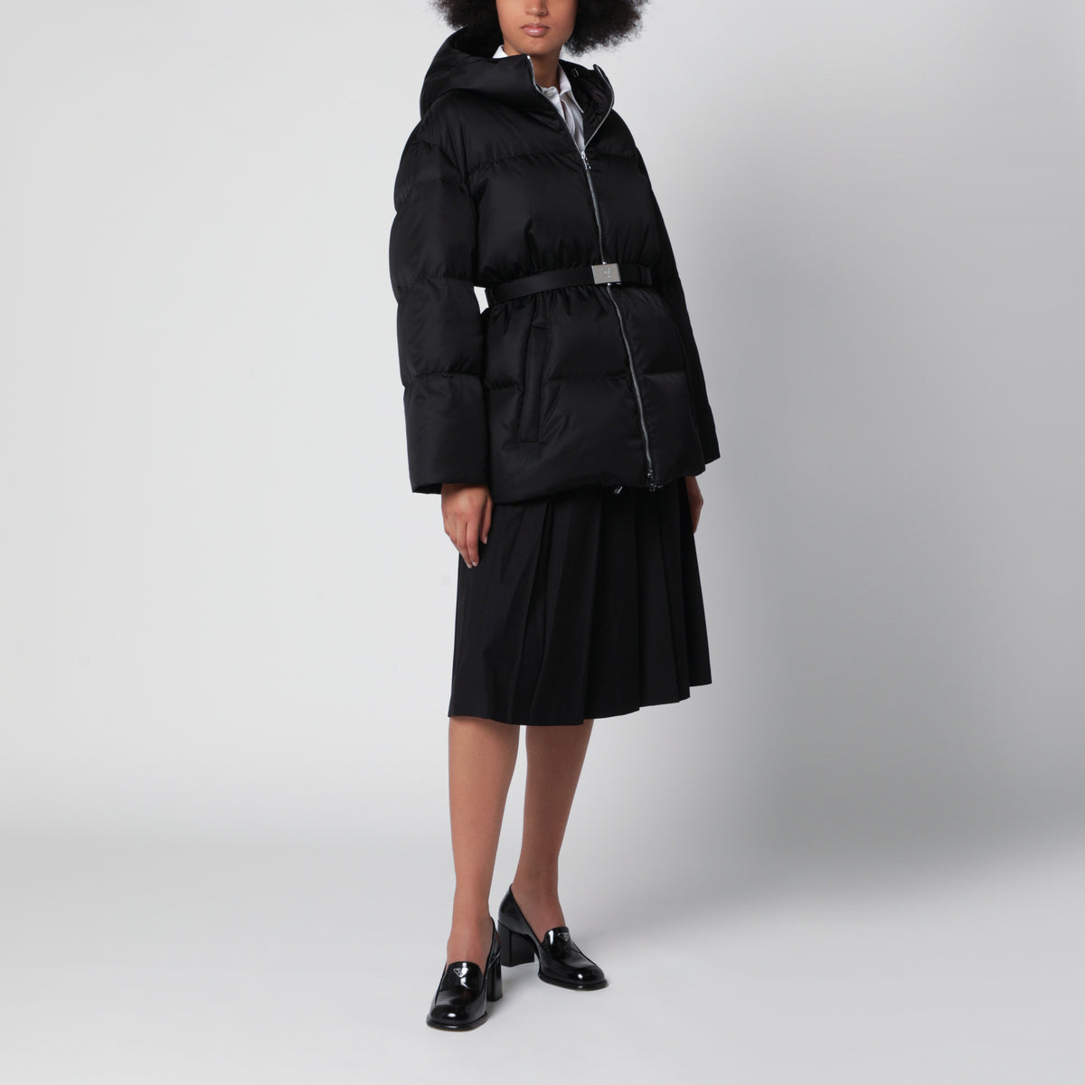 Doudoune noire ceinturée en Re-Nylon