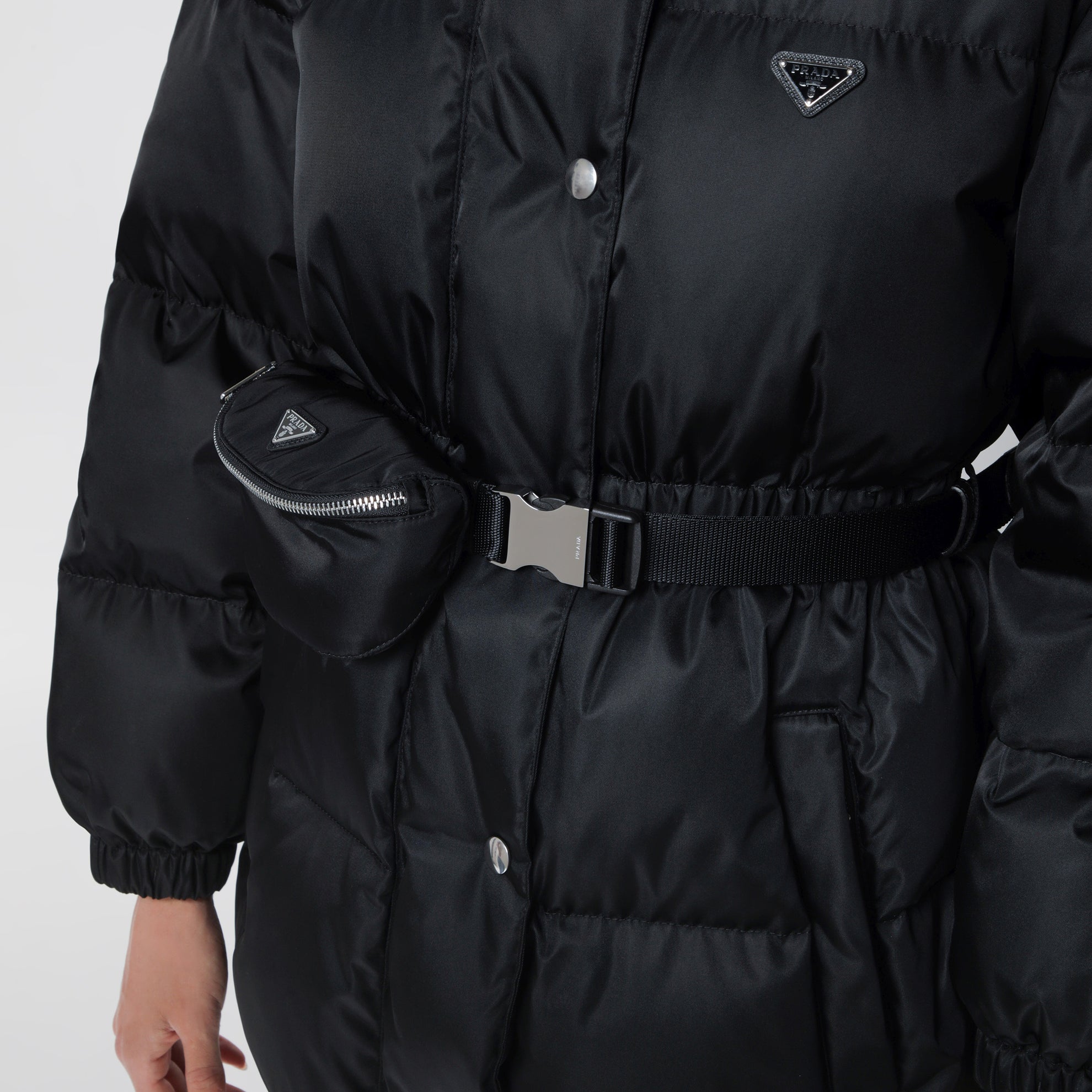 Doudoune à capuche en Re-Nylon noire