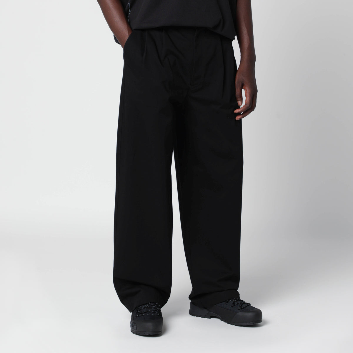 Pantaloni neri in gabardine
